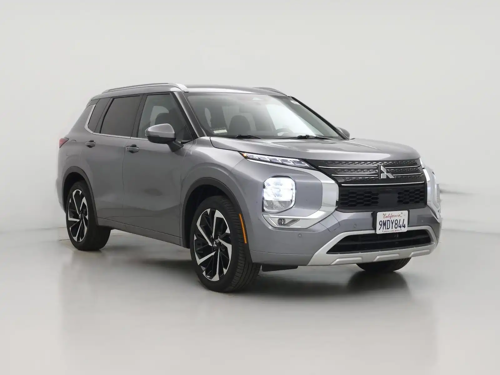 2024 Mitsubishi Outlander SEL FWD's photo