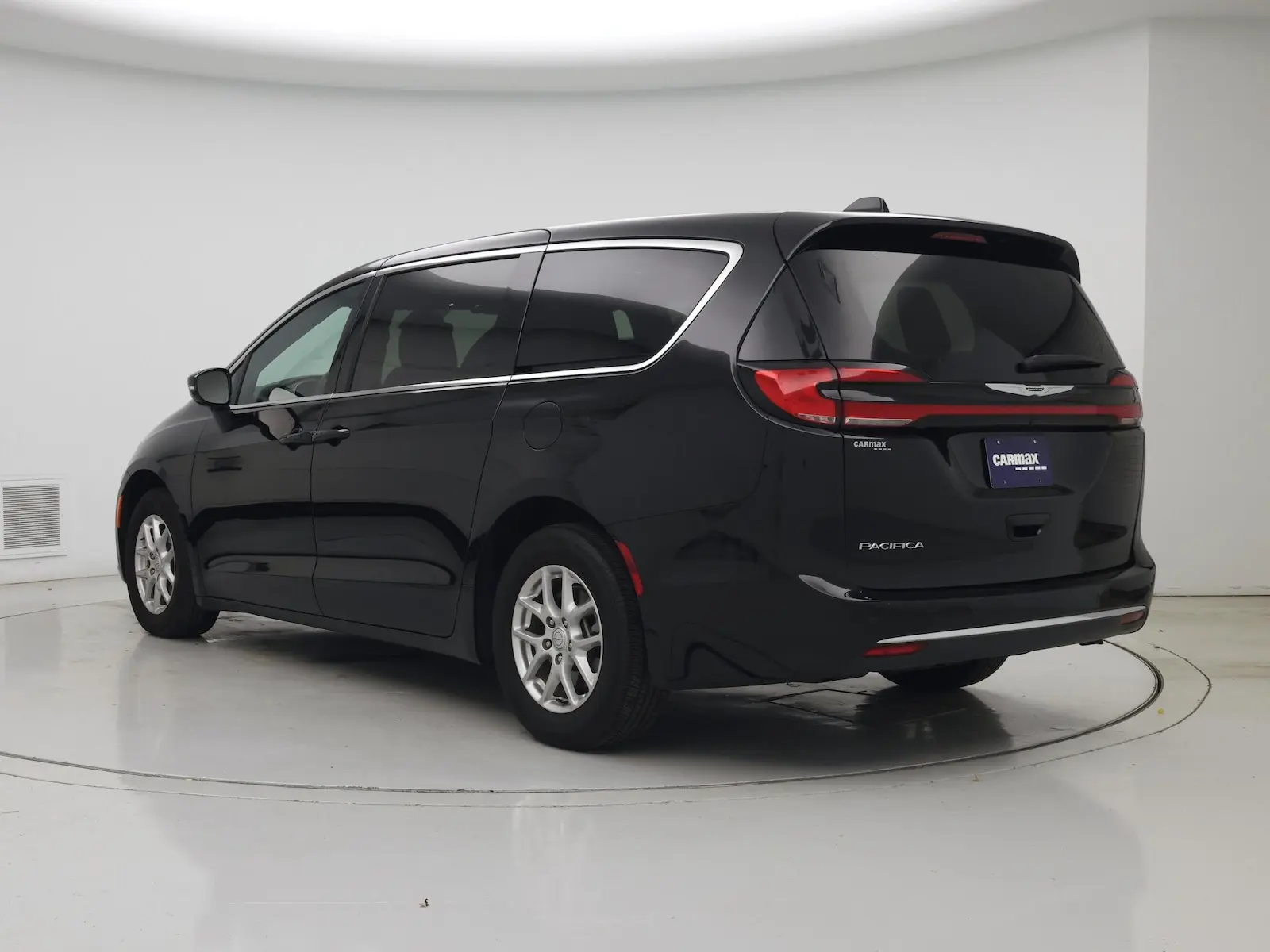 2025 Chrysler Pacifica Select photo 3