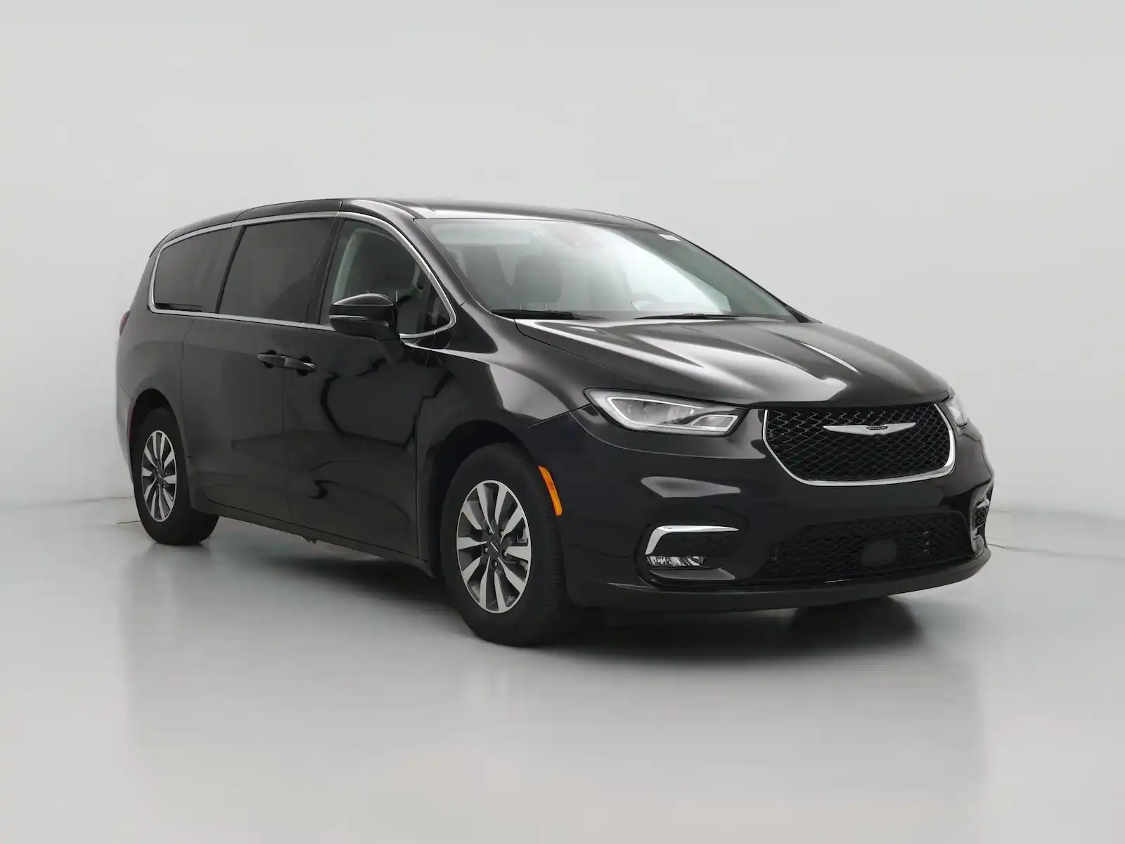 2024 Chrysler Pacifica Hybrid PHEV Select's photo