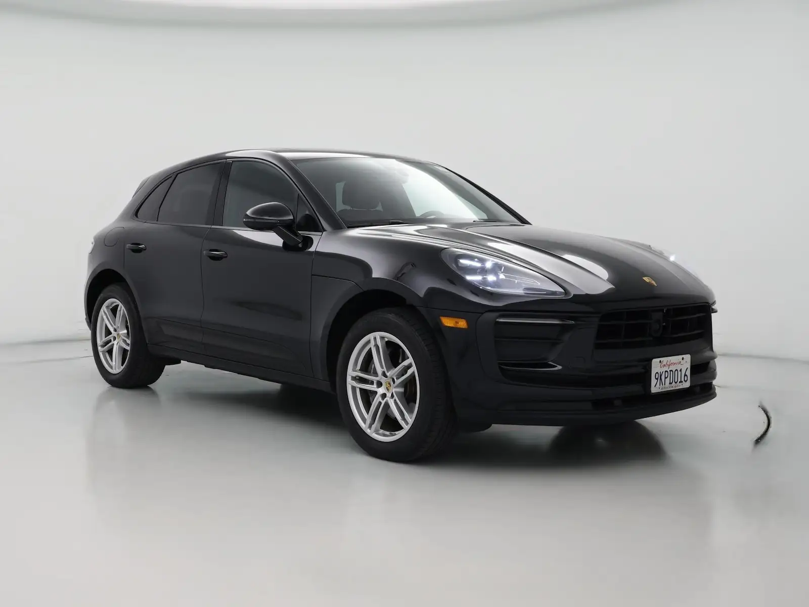 2024 Porsche Macan Base photo 1