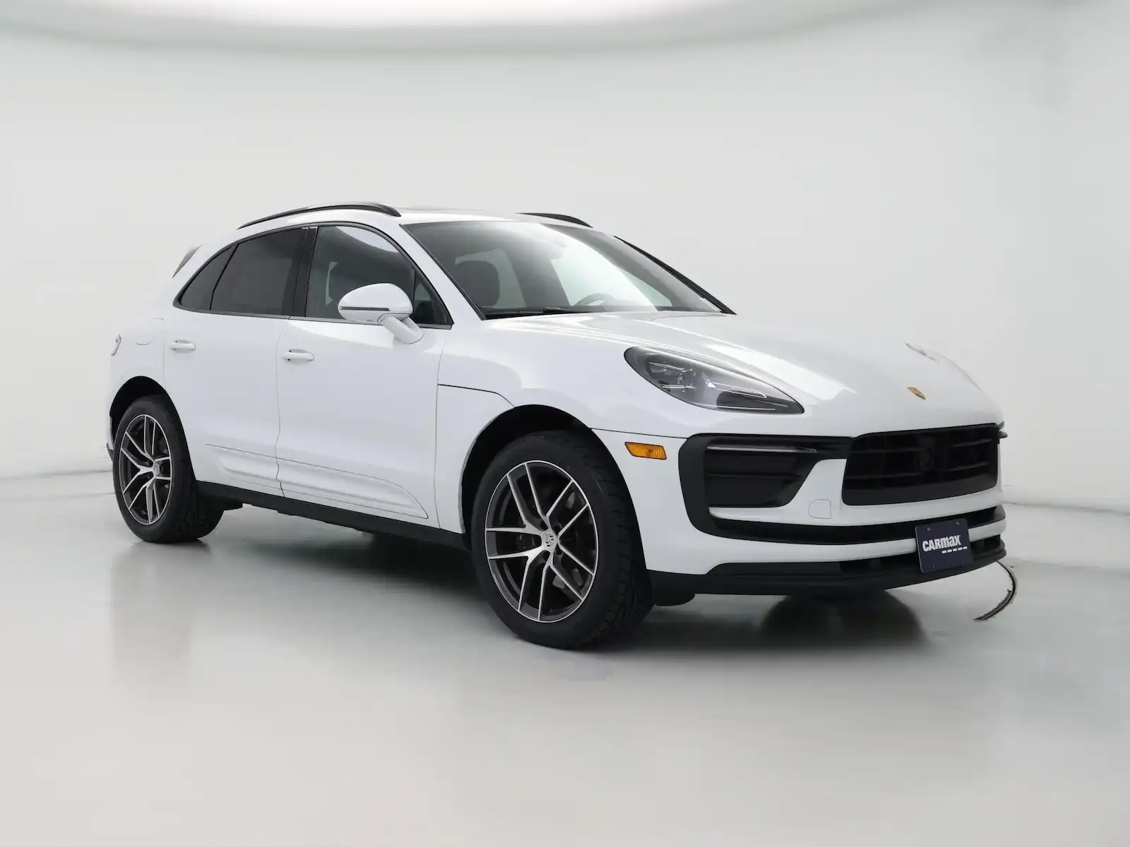 2023 Porsche Macan T's photo