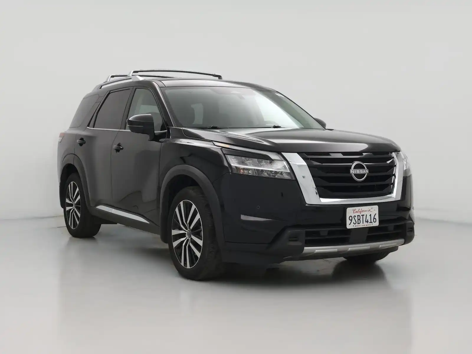 2024 Nissan Pathfinder Platinum FWD's photo