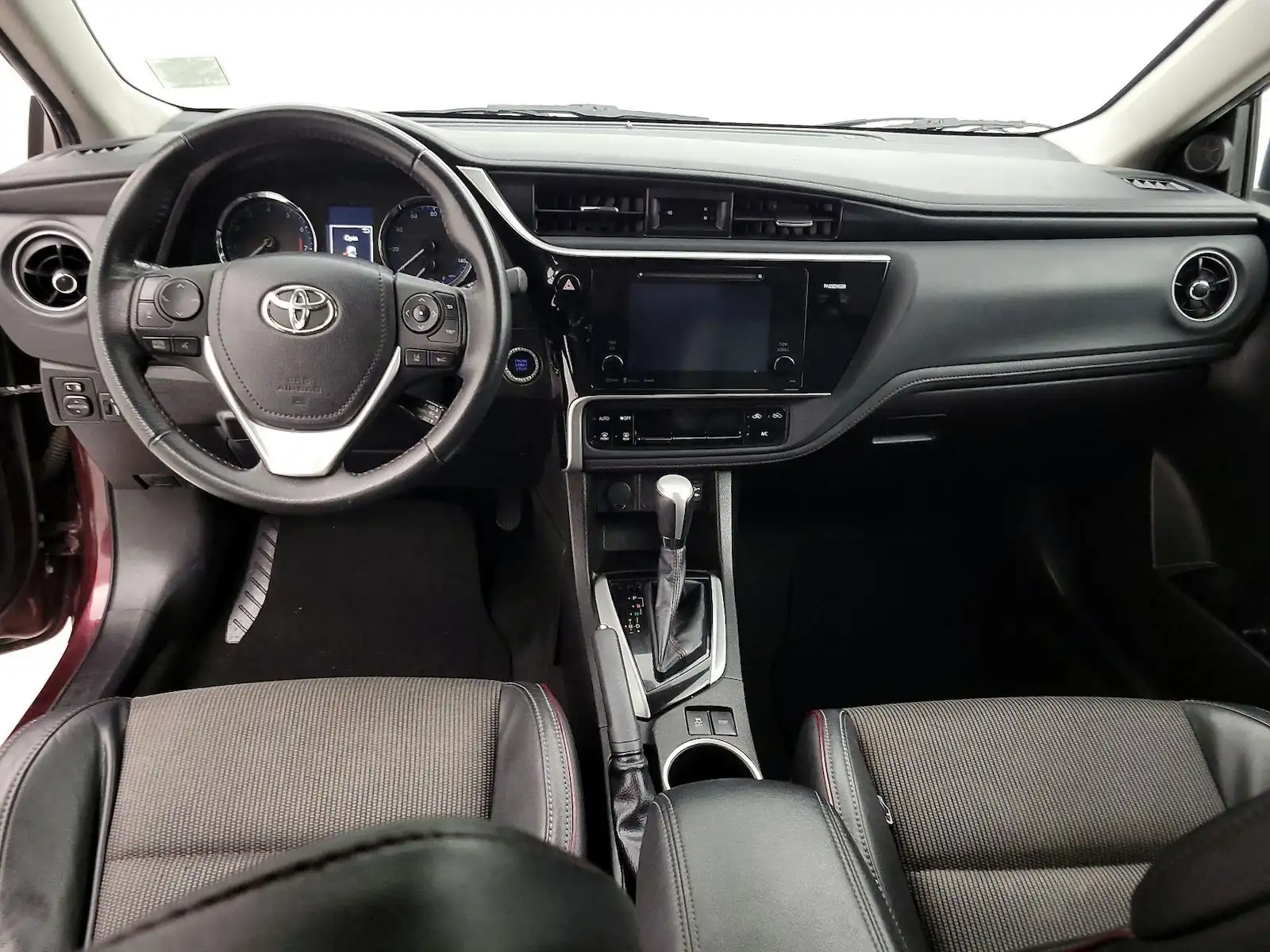 2017 Toyota Corolla SE AT's photo