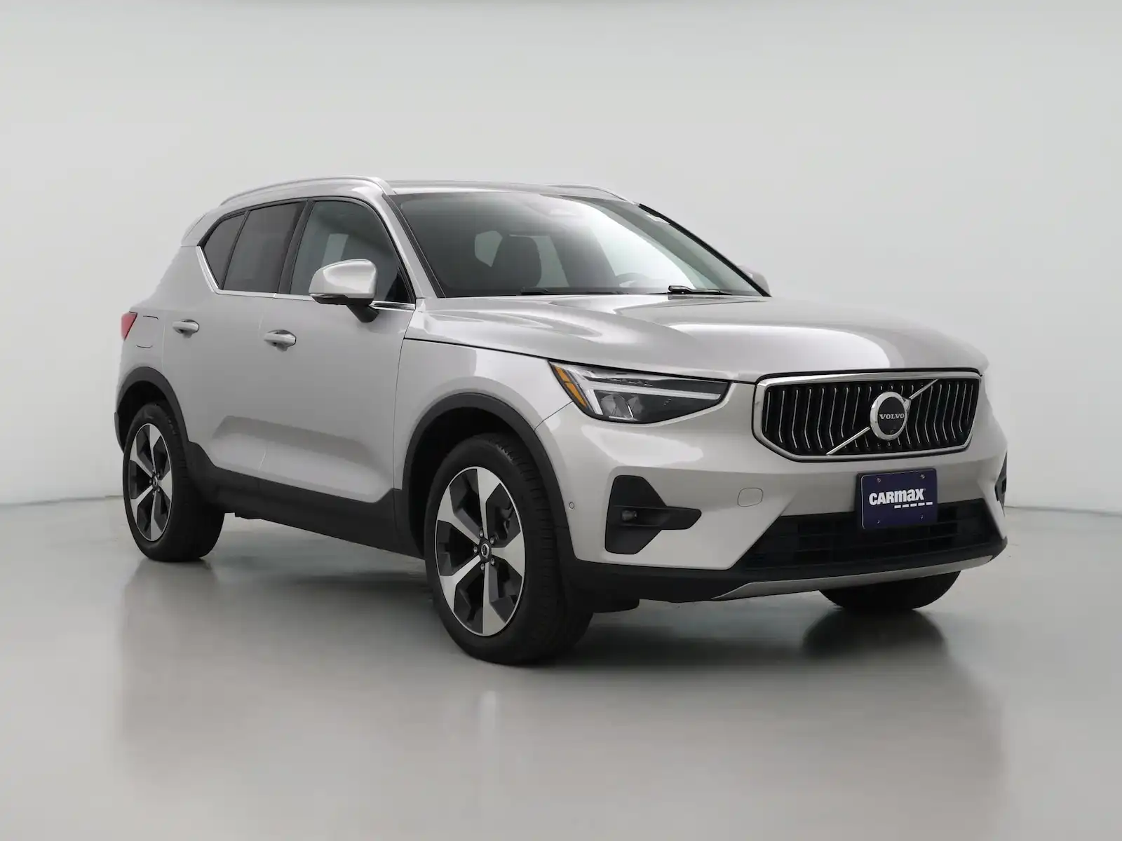 2024 Volvo XC40 B5 Plus Bright AWD's photo