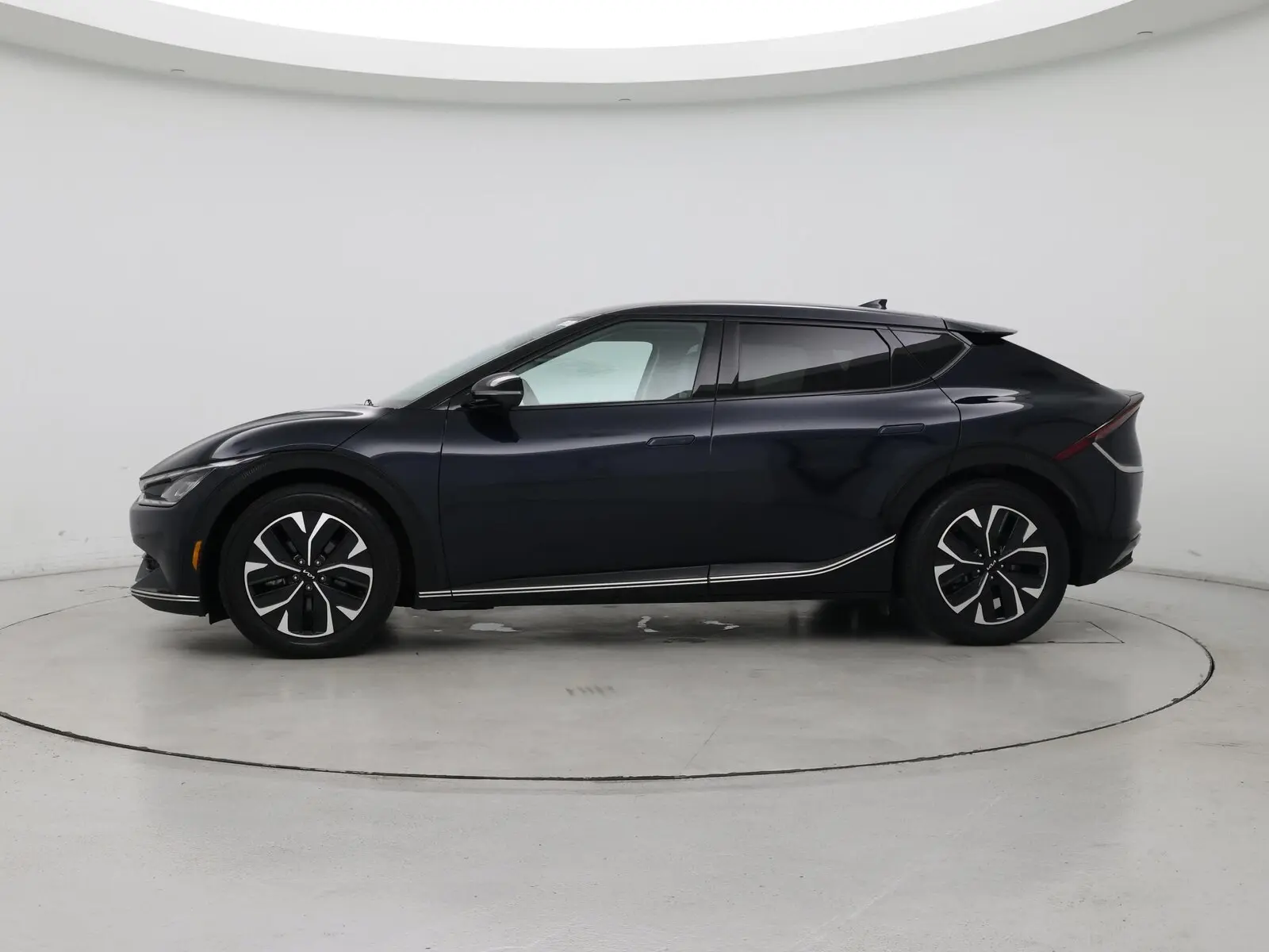 2024 Kia EV6 Wind AWD photo 4