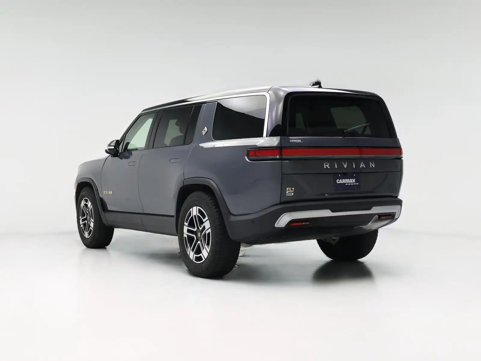 2023 Rivian R1S Adventure Quad-Motor Large Pack's photo