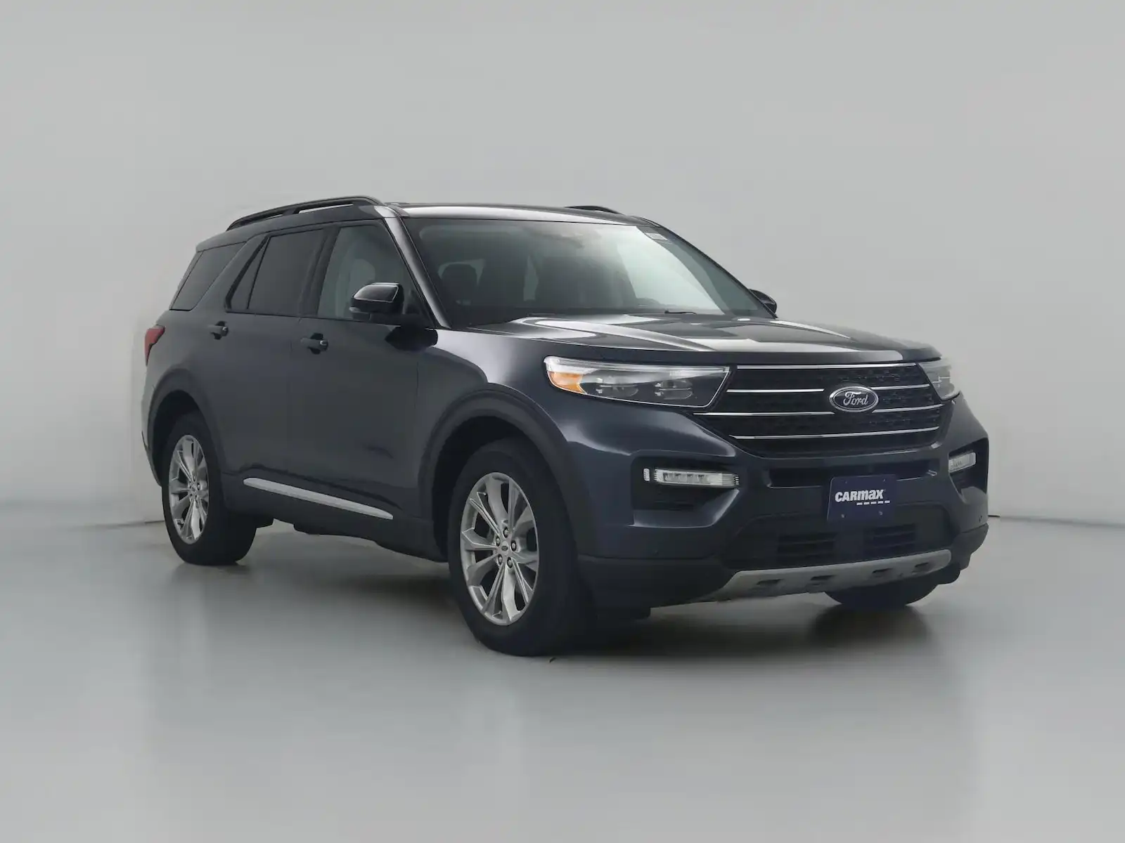 2023 Ford Explorer XLT 4WD's photo