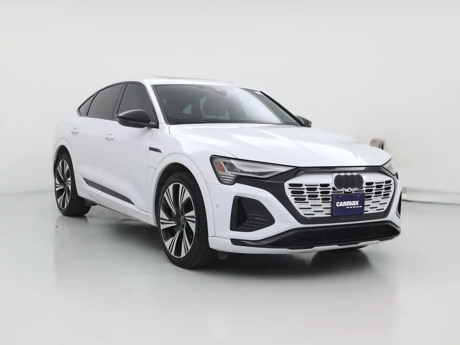 2024 Audi Q8 Sportback e-tron 114 kWh Prestige quattro 55's photo