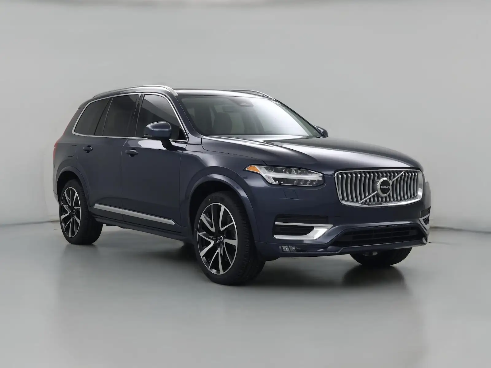 2023 Volvo XC90 B5 Plus AWD's photo