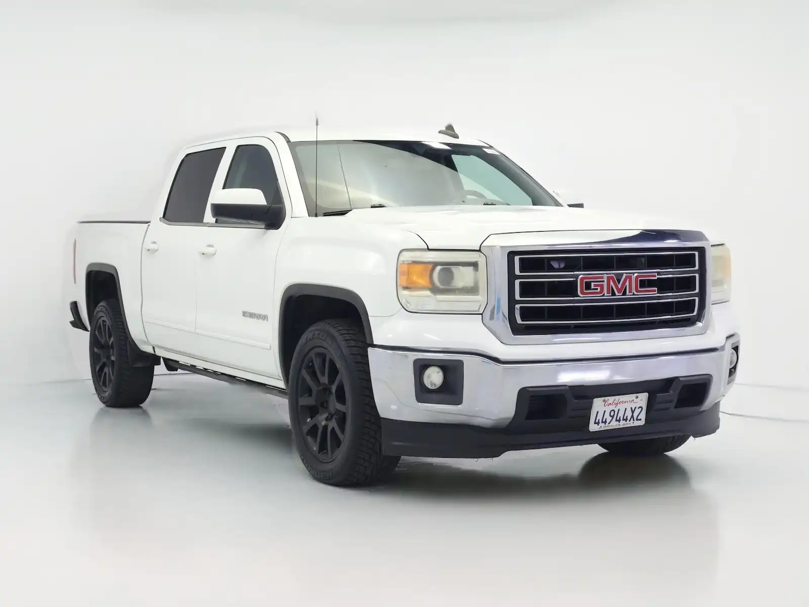 2015 GMC Sierra SLE 2WD Crew Cab SWB's photo