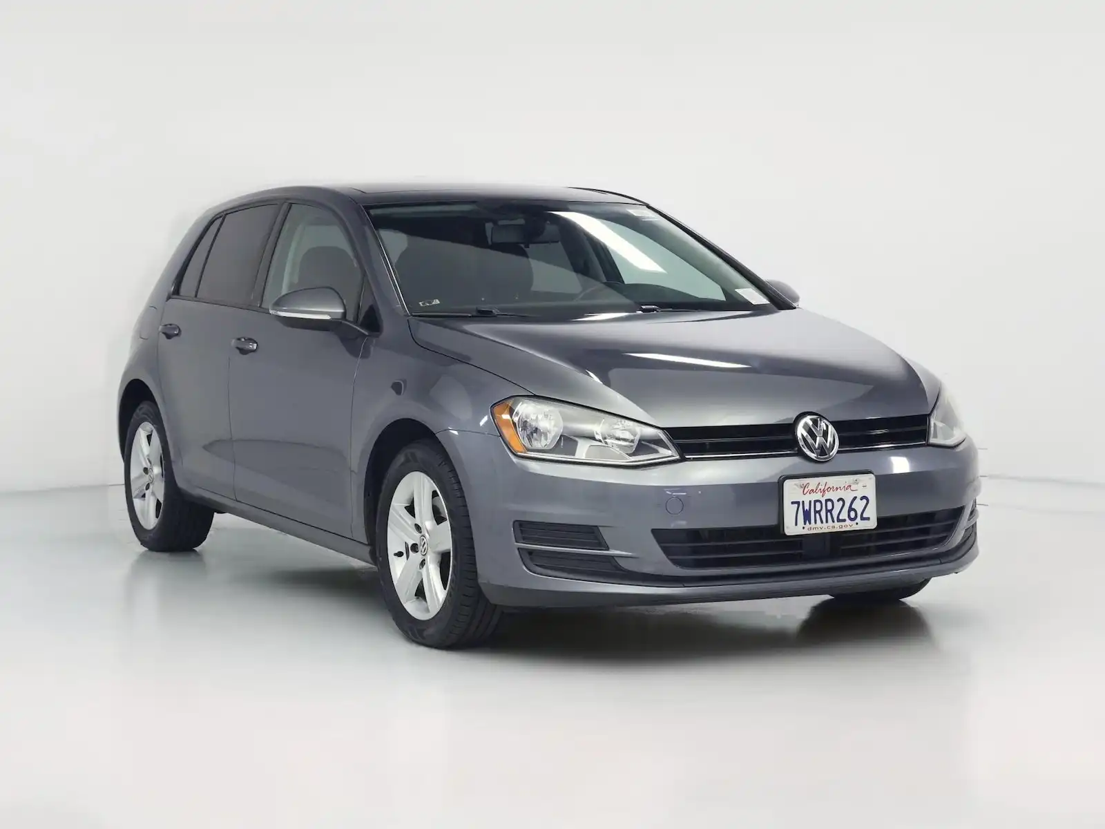 2017 Volkswagen Golf TSI Wolfsburg Edition 4-Door Auto's photo