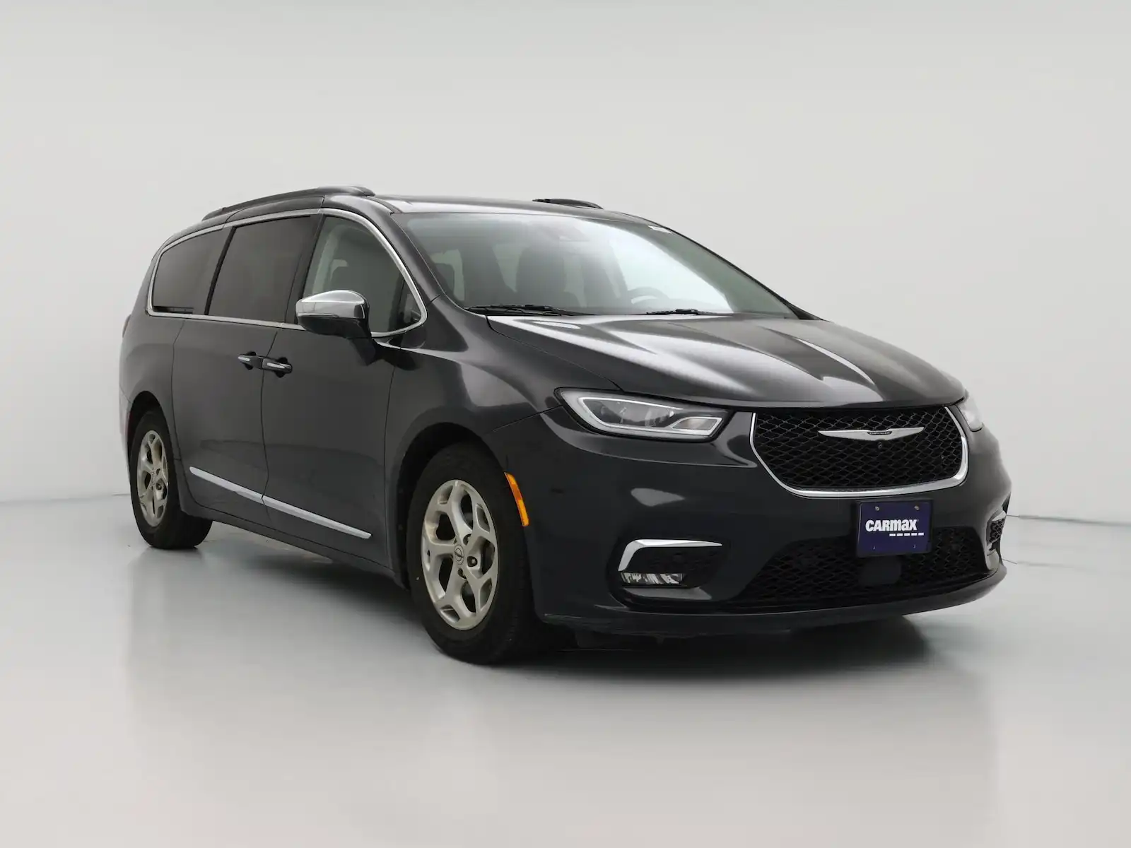 2022 Chrysler Pacifica Limited's photo