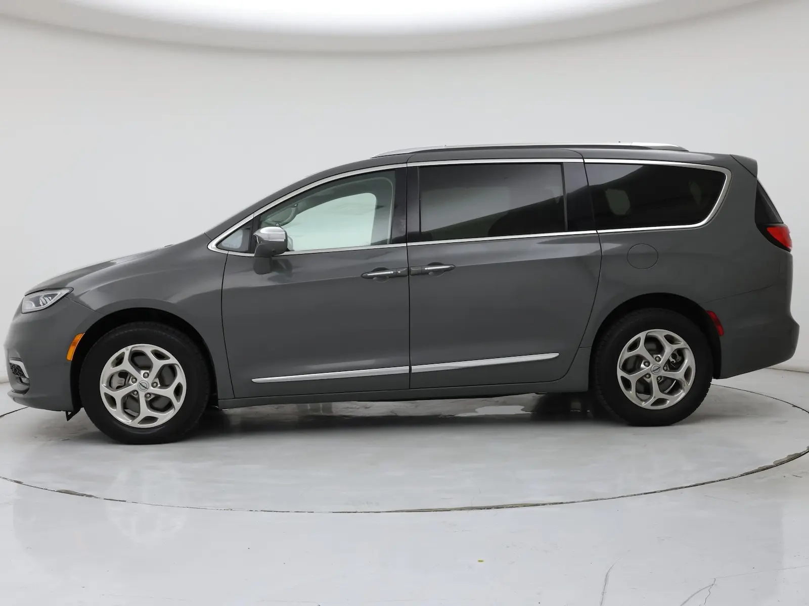2021 Chrysler Pacifica Limited photo 4