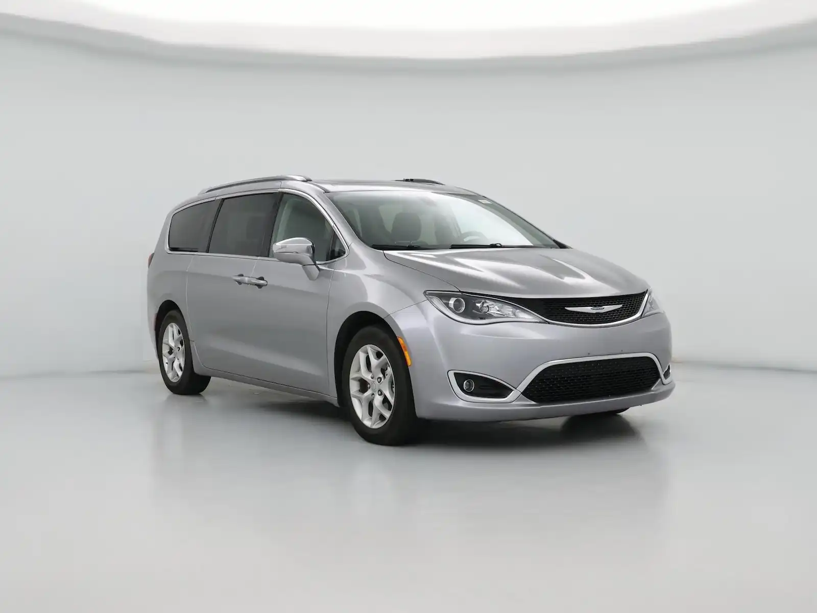 2019 Chrysler Pacifica Limited's photo