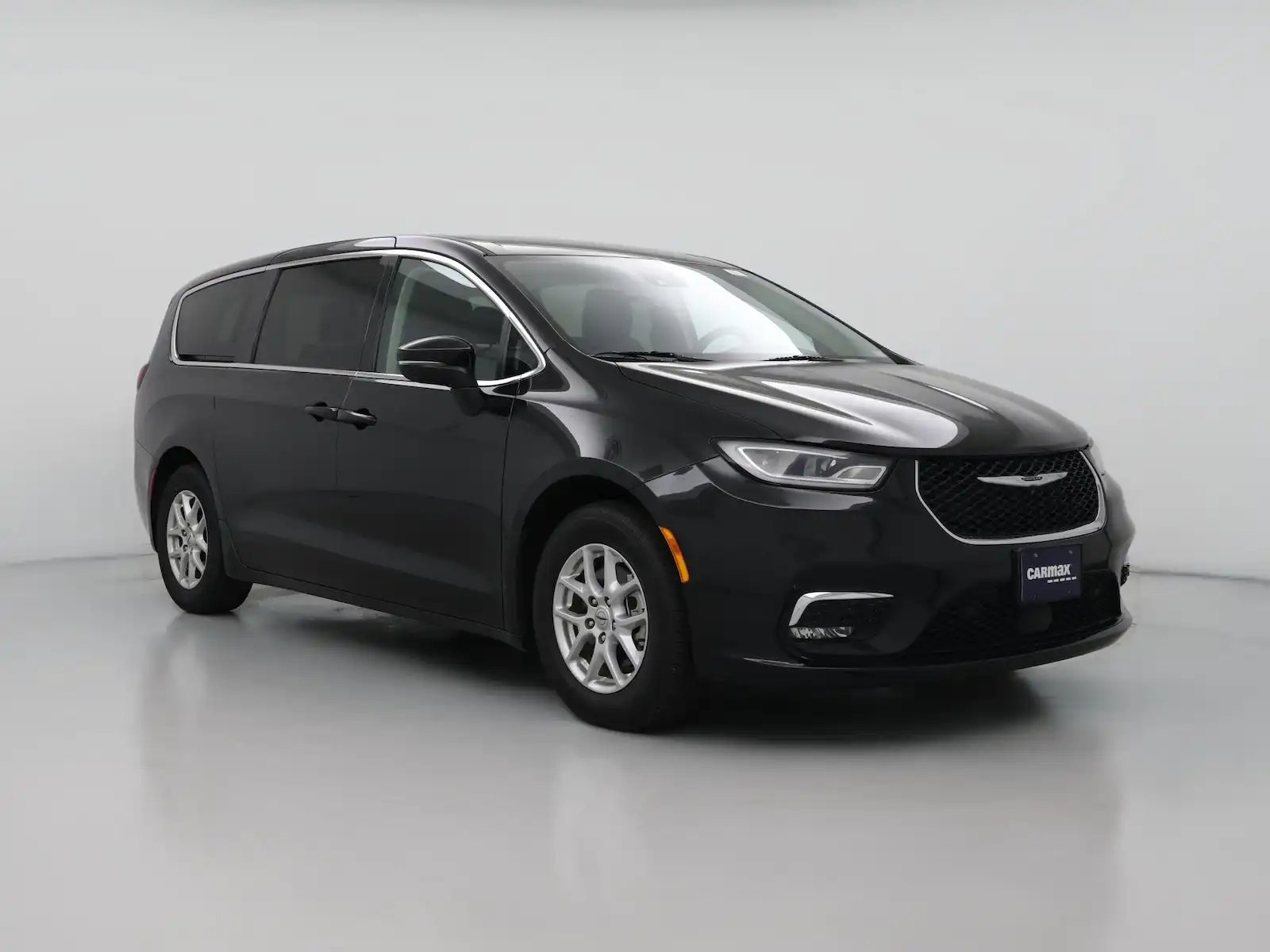 2023 Chrysler Pacifica Touring L's photo