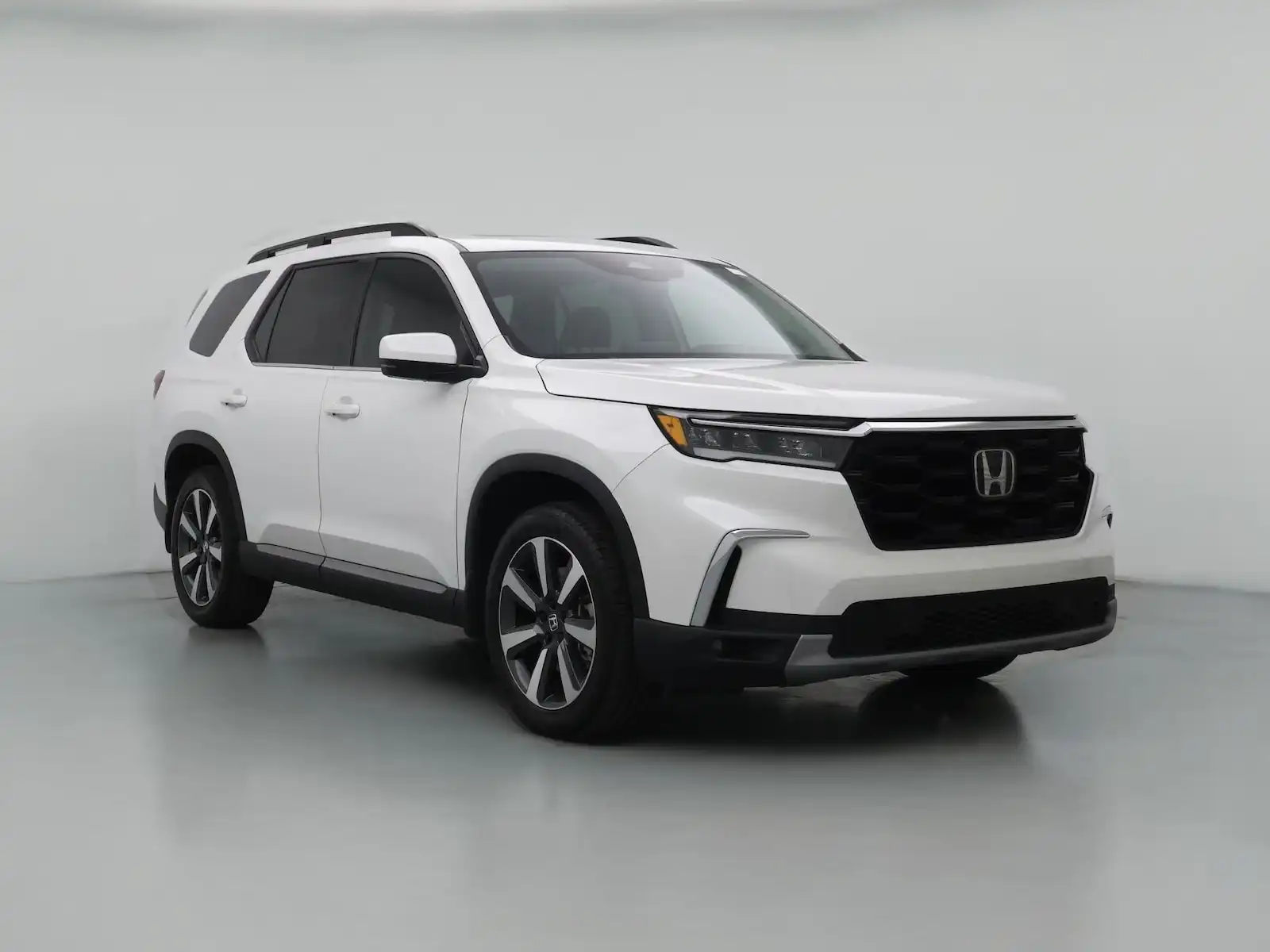 2025 Honda Pilot Touring AWD's photo