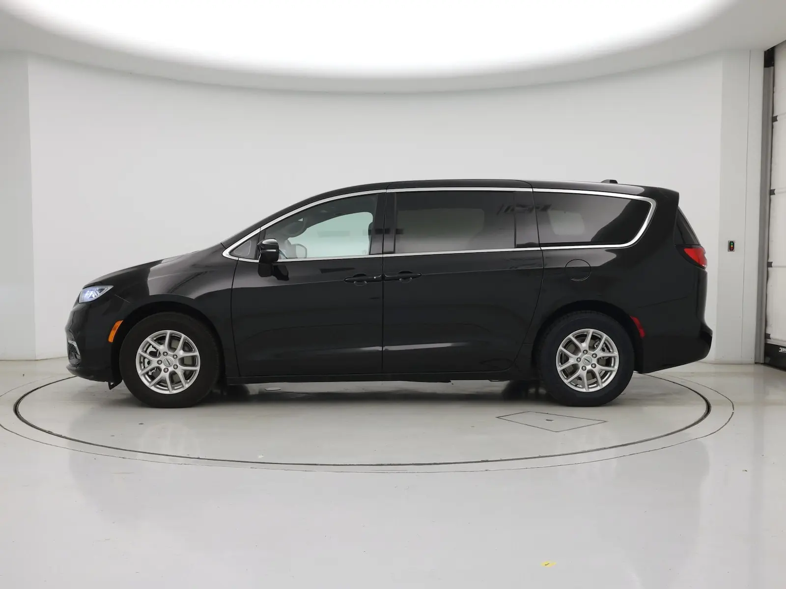 2025 Chrysler Pacifica Select photo 4