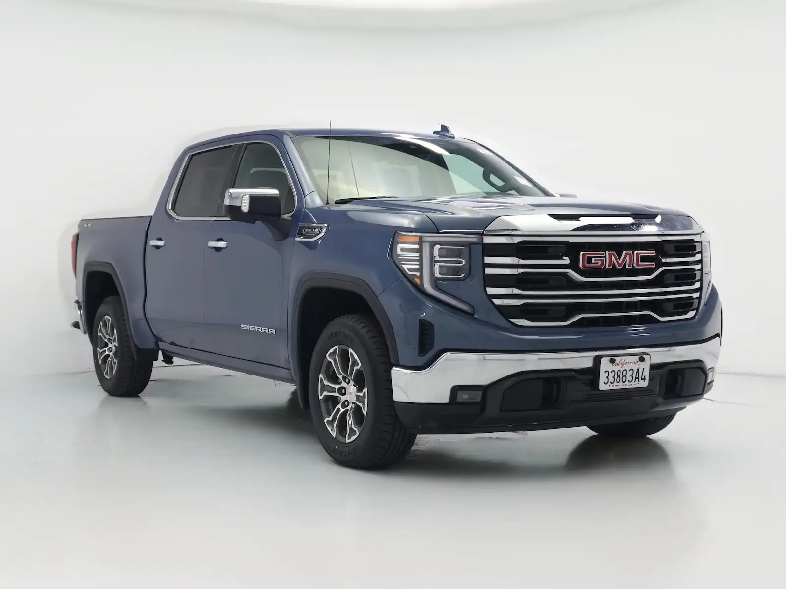 2024 GMC Sierra SLT 4WD Crew Cab Short Box's photo