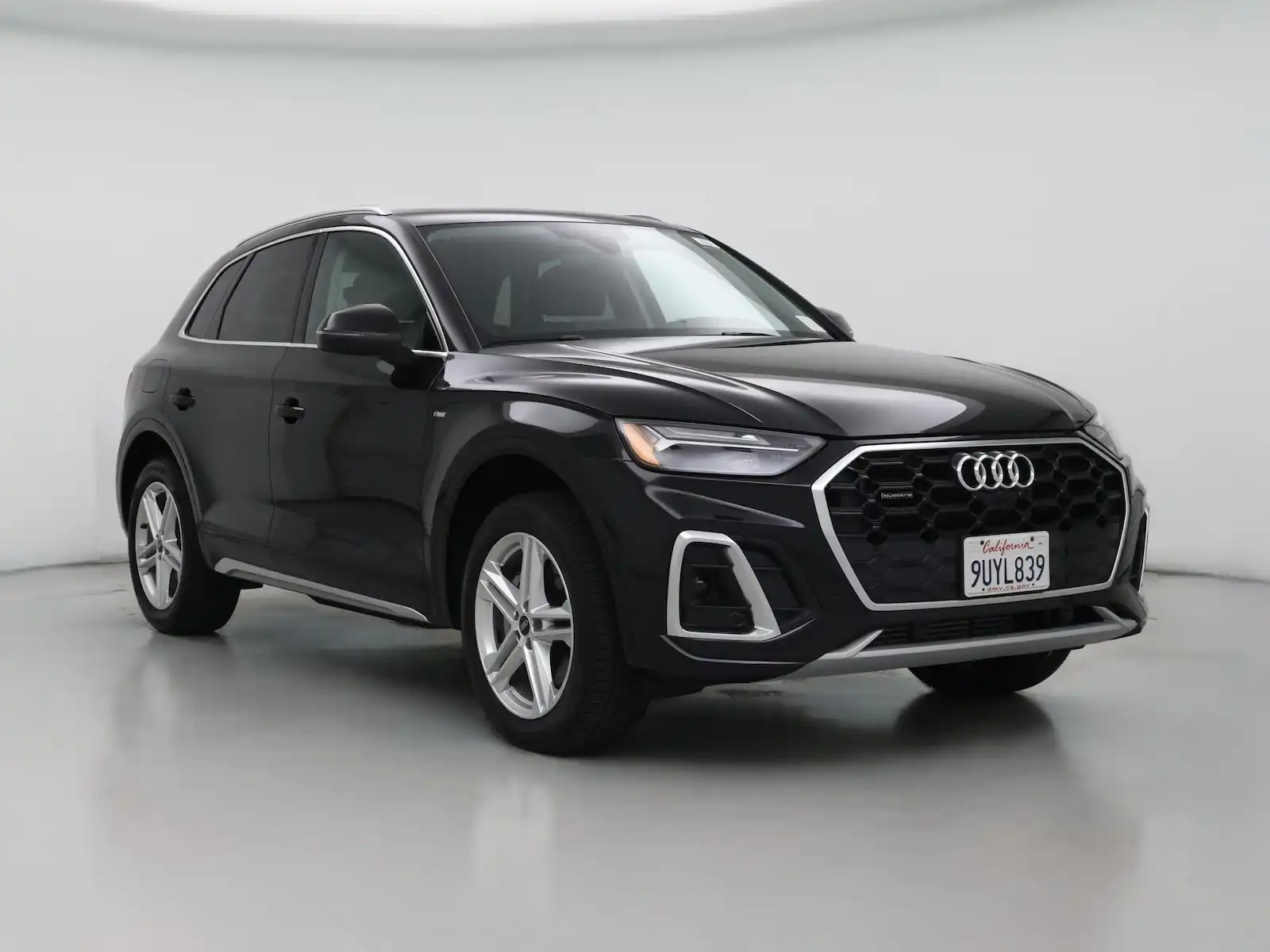 2025 Audi Q5 55 e Premium Plus's photo