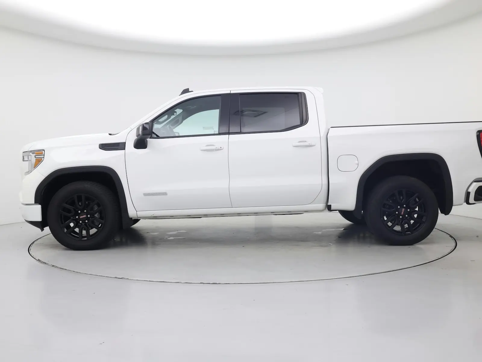 2022 GMC Sierra Elevation 2WD Crew Cab Short Box photo 4