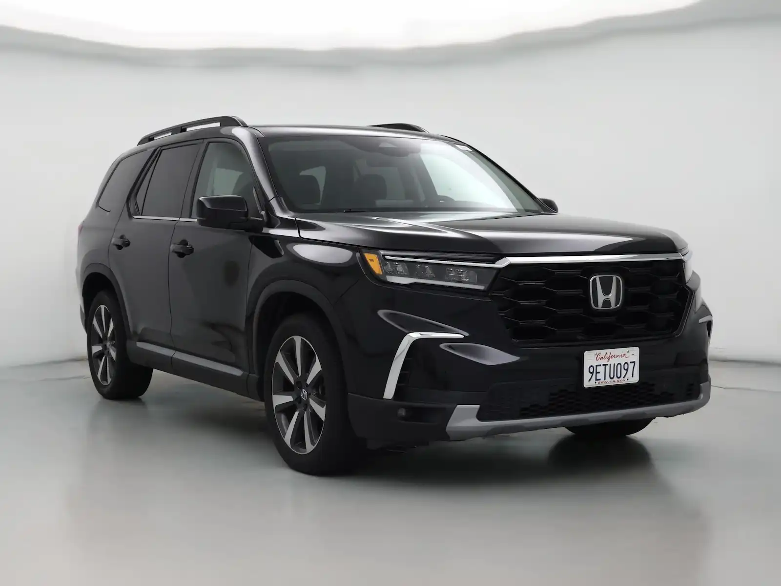 2023 Honda Pilot Touring AWD's photo