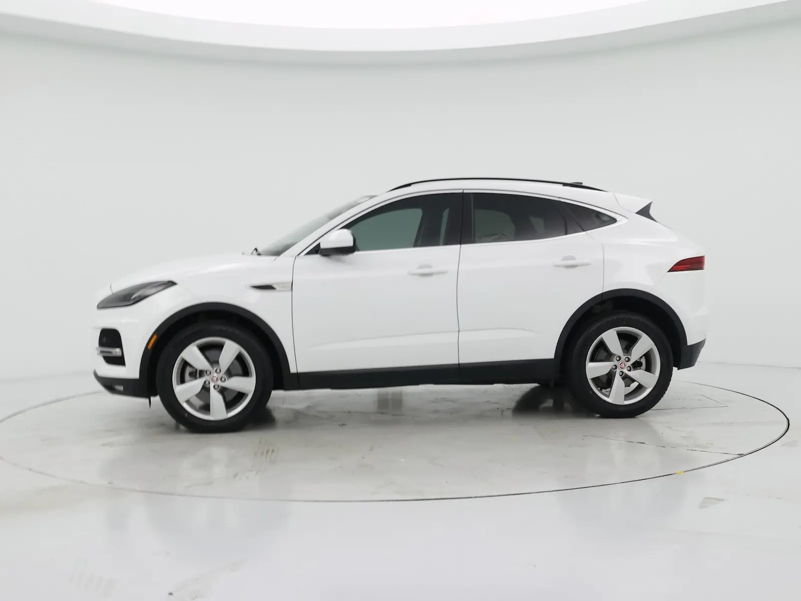 2021 Jaguar E-PACE P250 SE photo 4