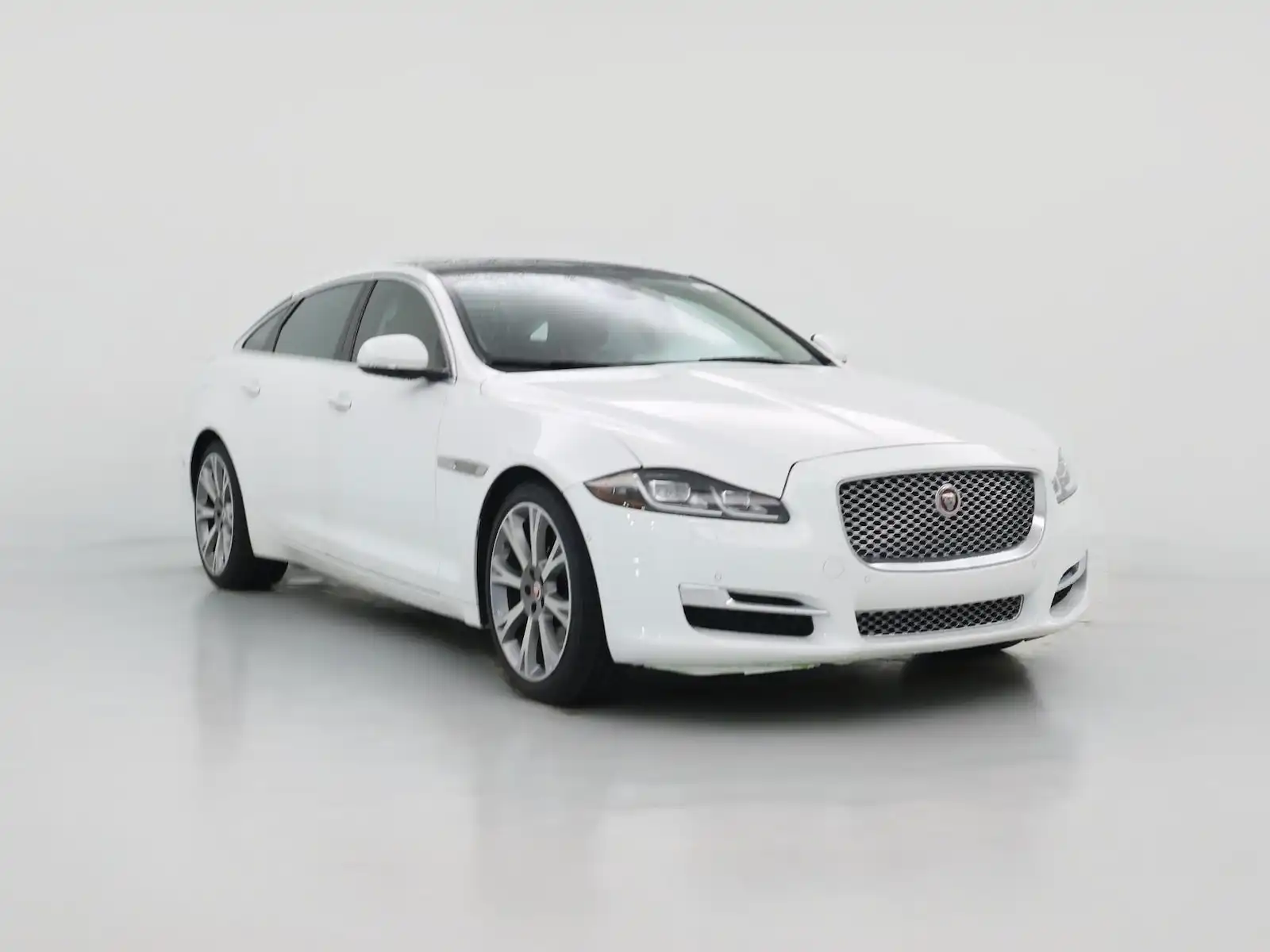 2019 Jaguar XJ Portfolio XJL's photo