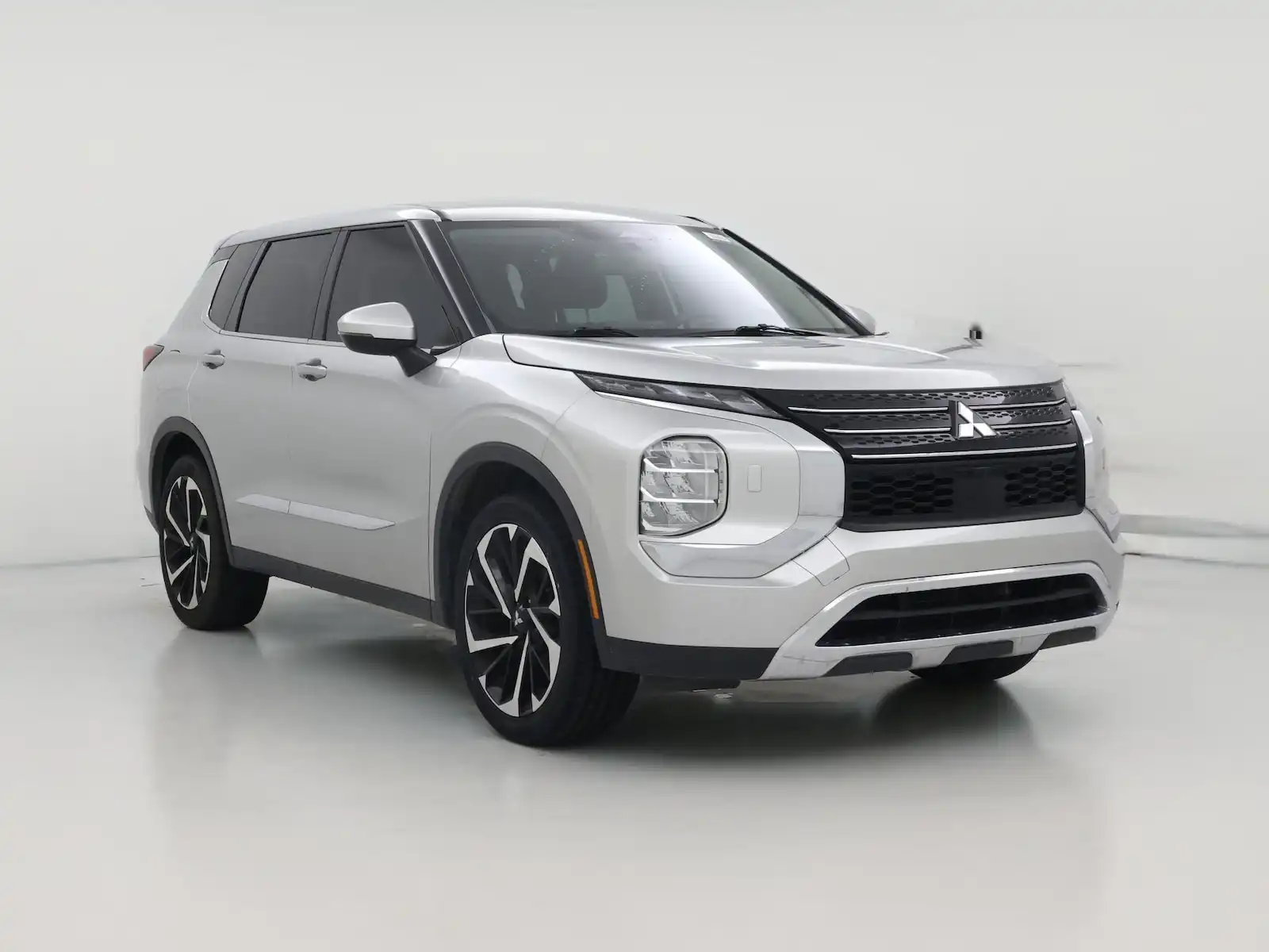 2022 Mitsubishi Outlander ES S-AWC's photo