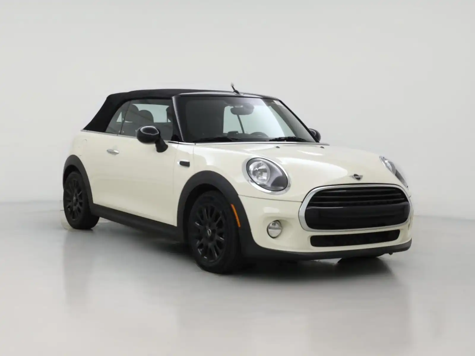 2019 MINI Convertible Cooper Signature's photo