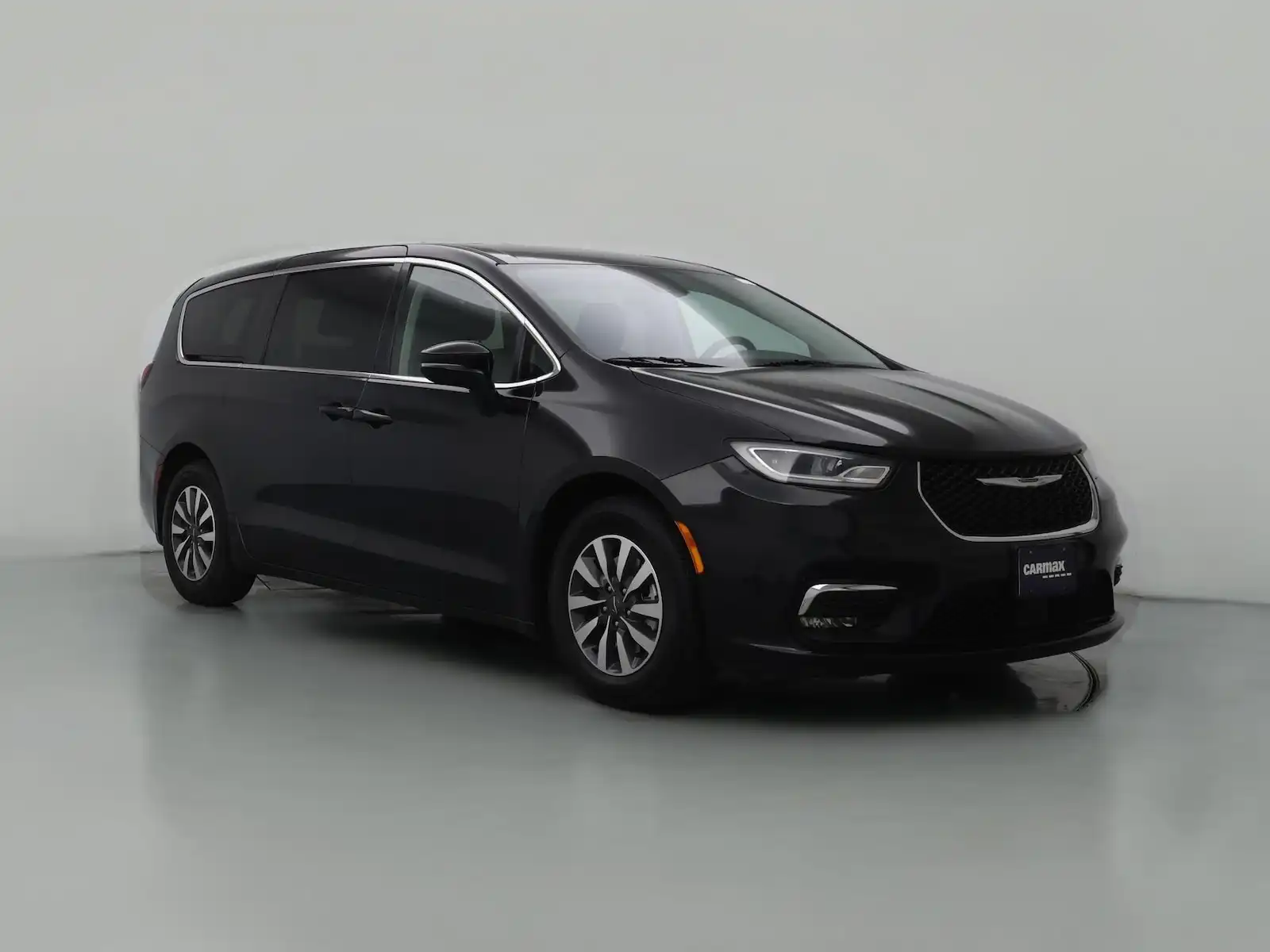 2024 Chrysler Pacifica Hybrid PHEV Select's photo