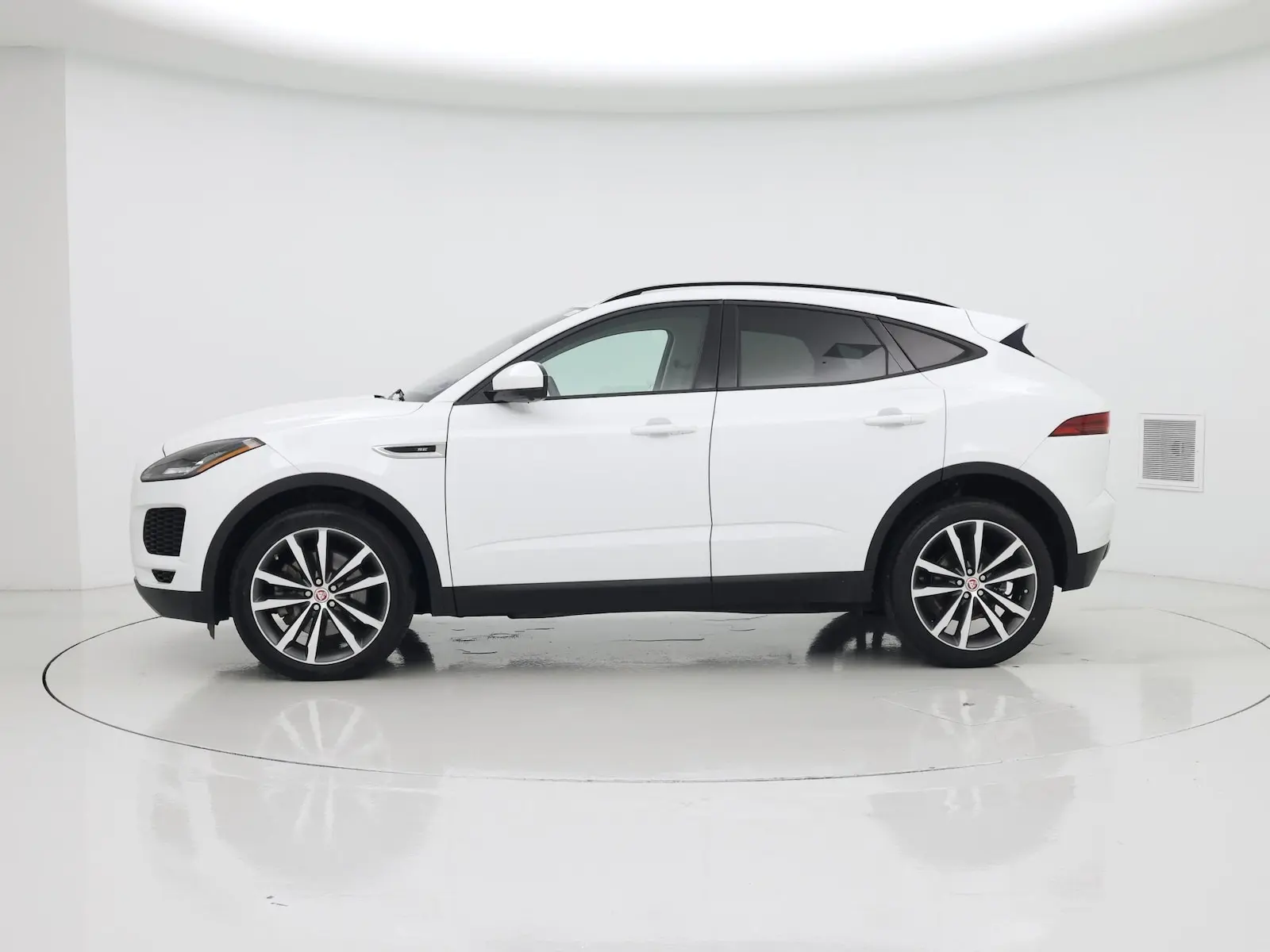 2019 Jaguar E-PACE P250 AWD SE photo 4