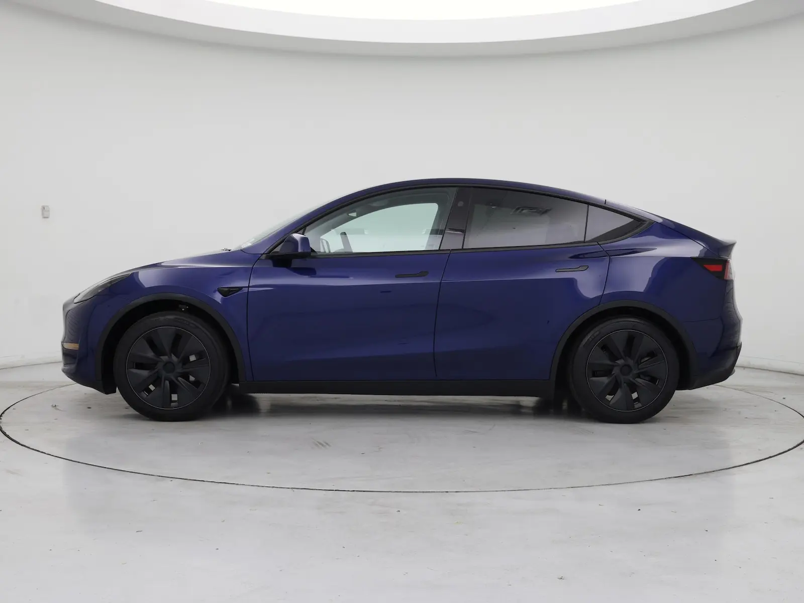 2025 Tesla Model Y Long Range RWD photo 4