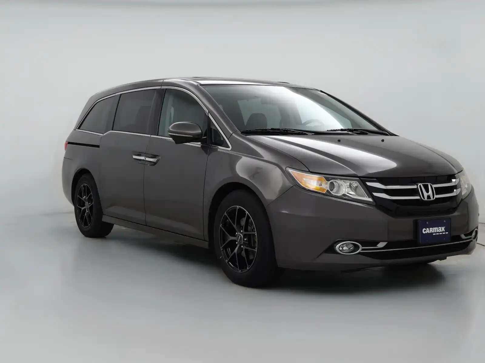 2015 Honda Odyssey Touring's photo