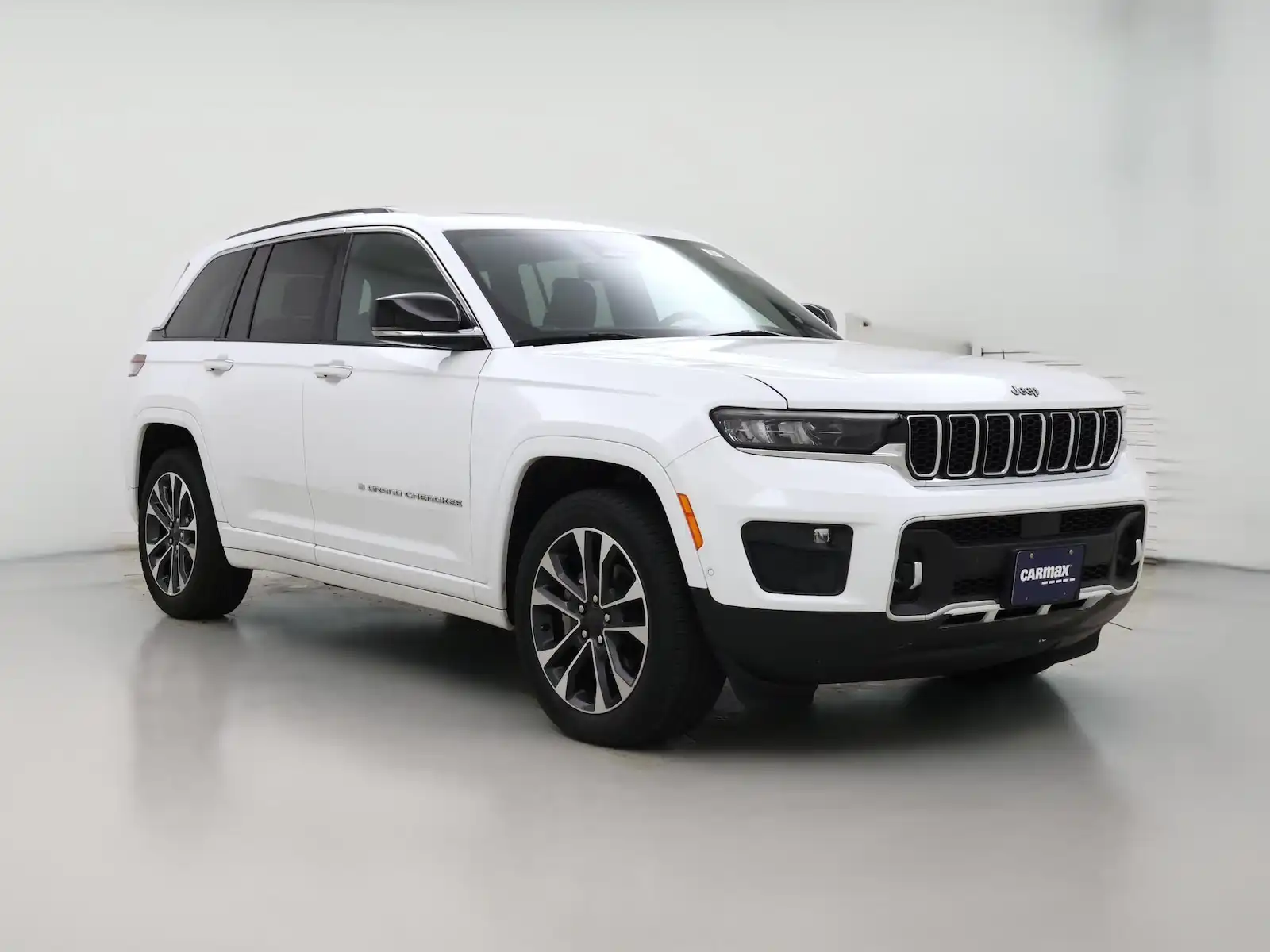 2022 Jeep Grand Cherokee Overland 4WD's photo