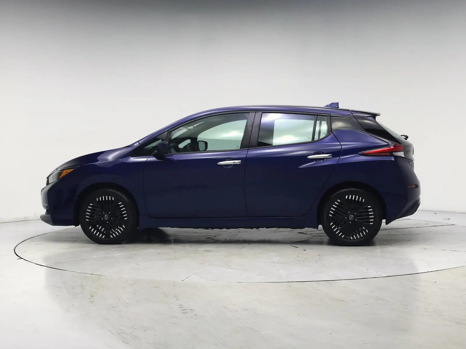 2023 Nissan Leaf SV Plus photo 4