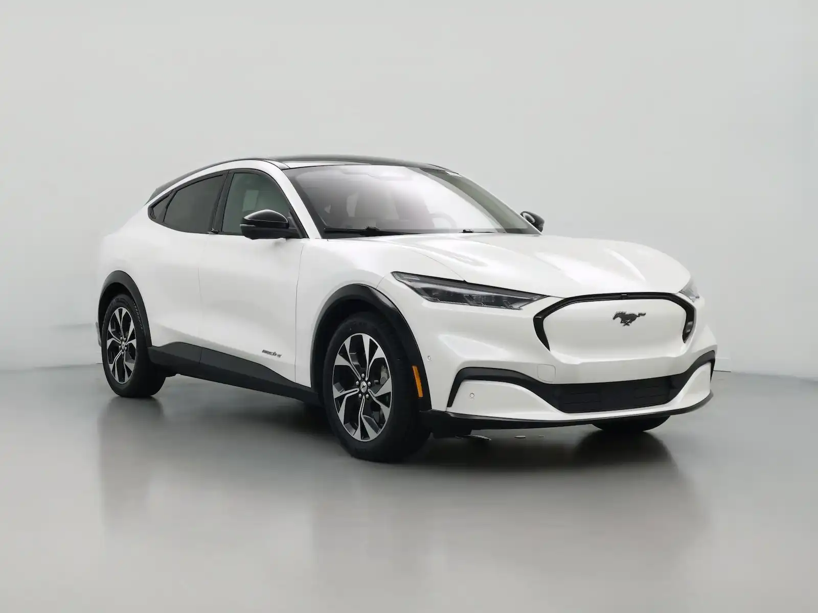 2023 Ford Mustang-Mach-e Premium's photo