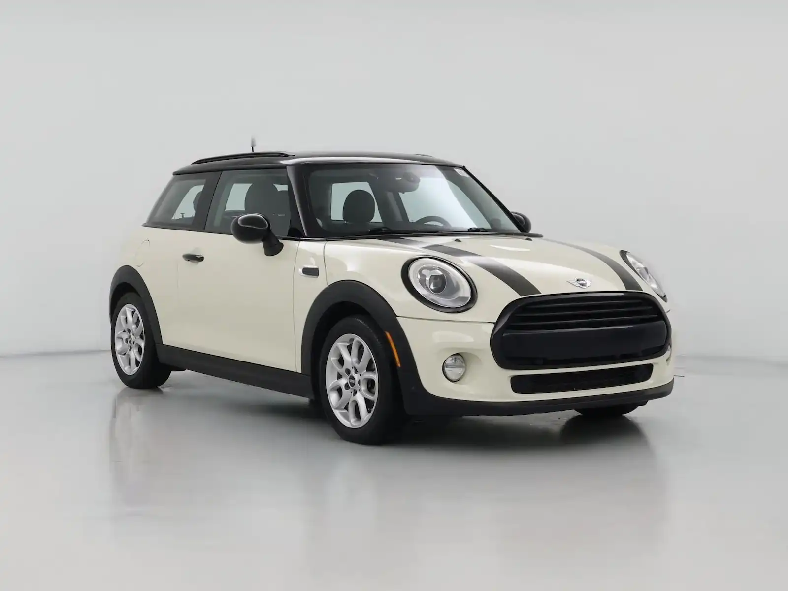 2018 MINI Cooper Base's photo