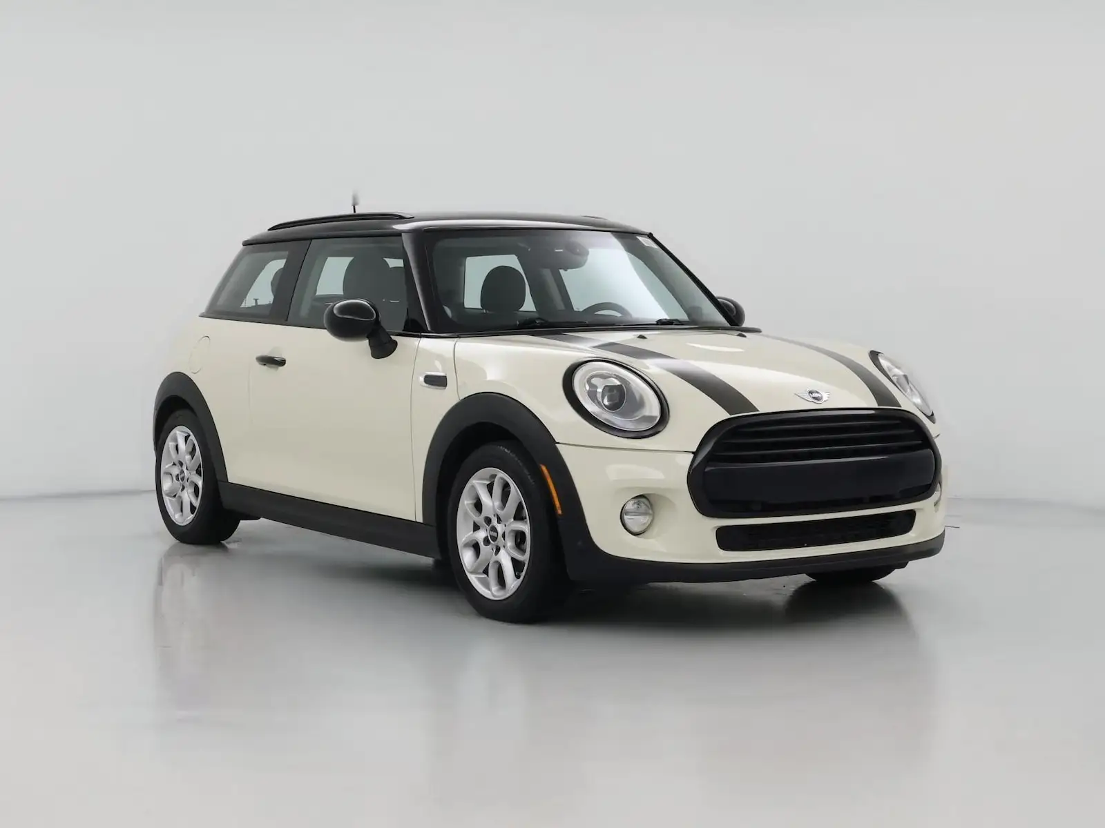 2018 MINI Cooper Base photo 1