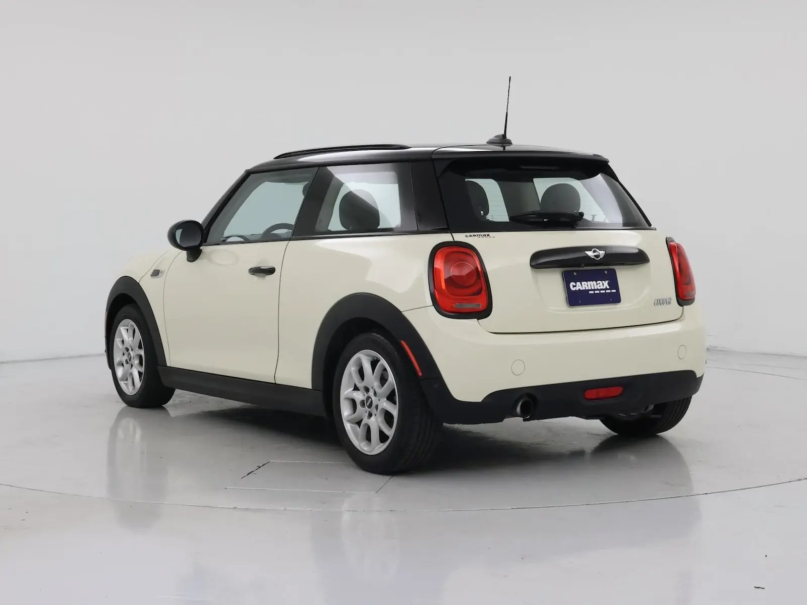 2018 MINI Cooper Base photo 3