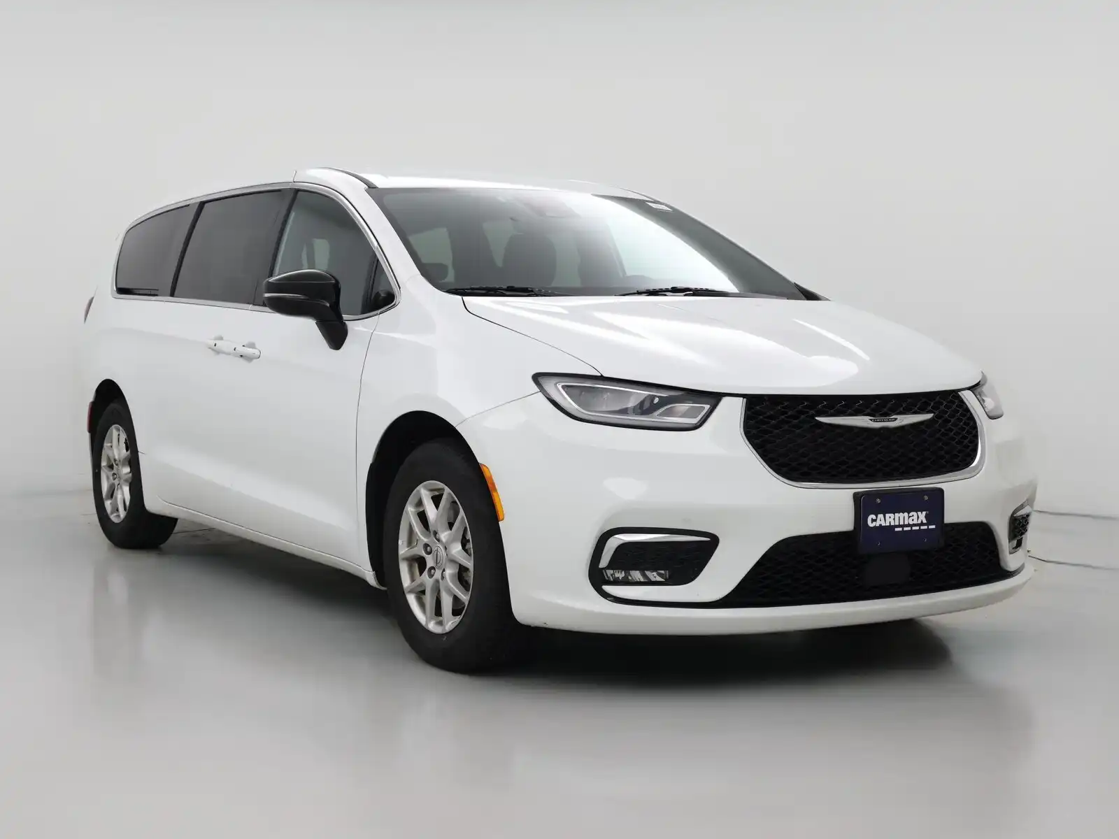 2025 Chrysler Pacifica Select's photo