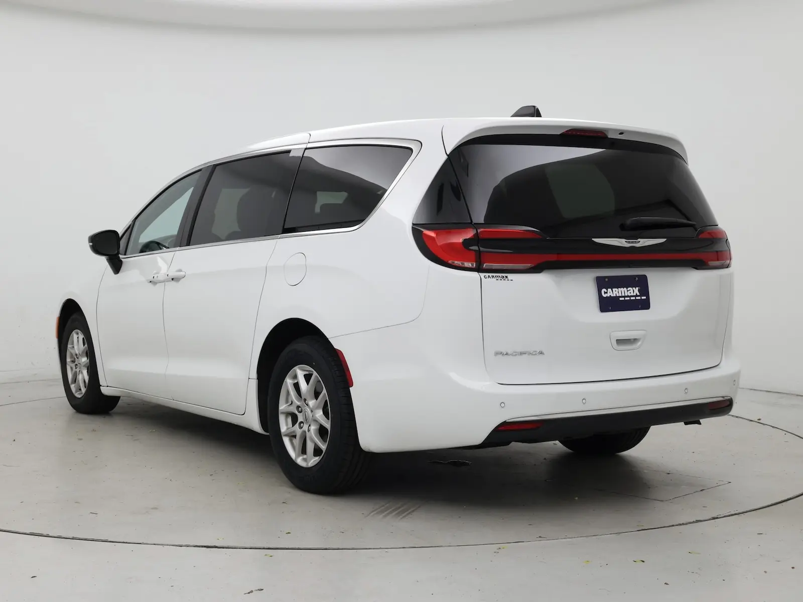 2025 Chrysler Pacifica Select photo 3