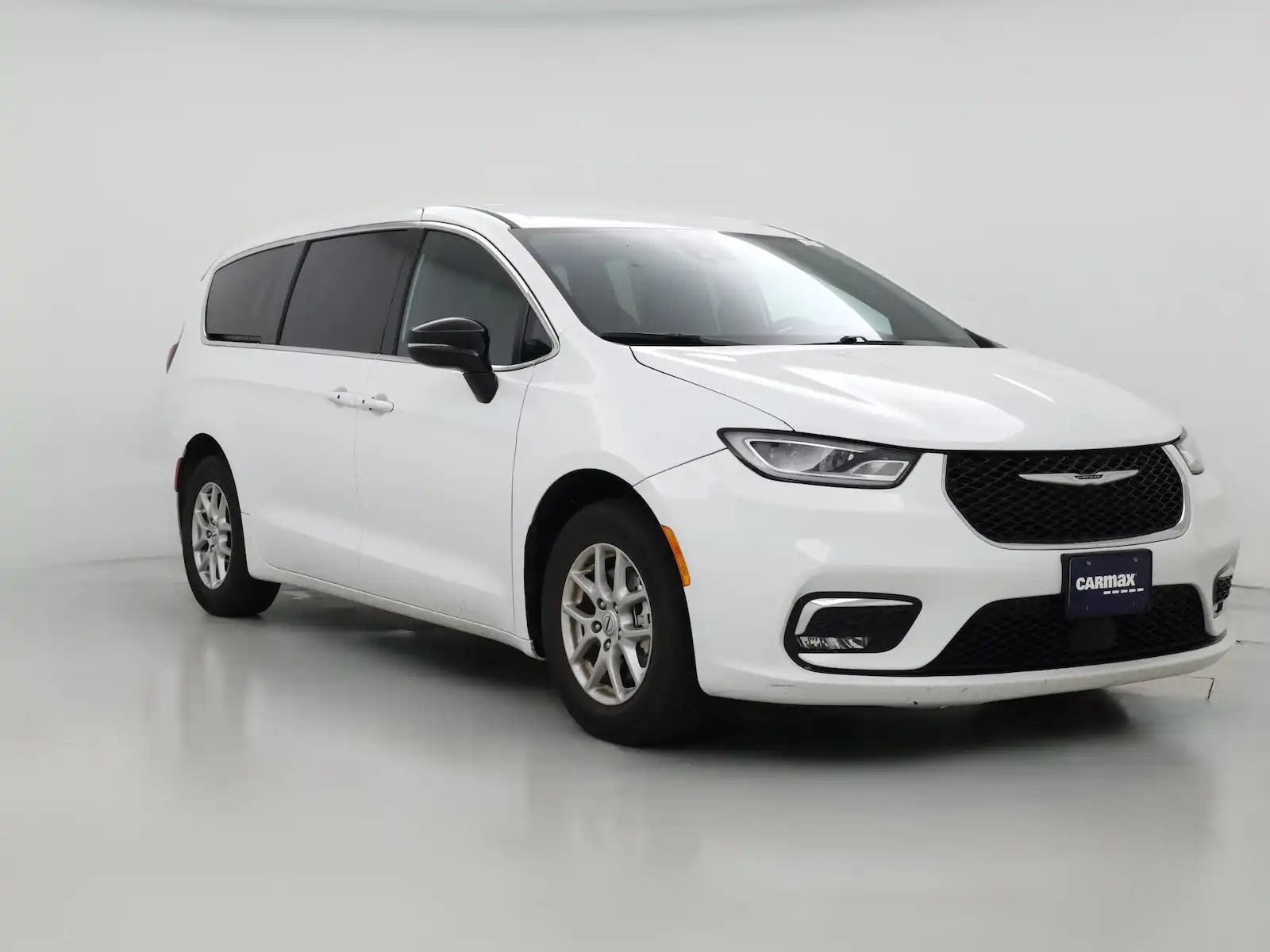 2025 Chrysler Pacifica Select's photo