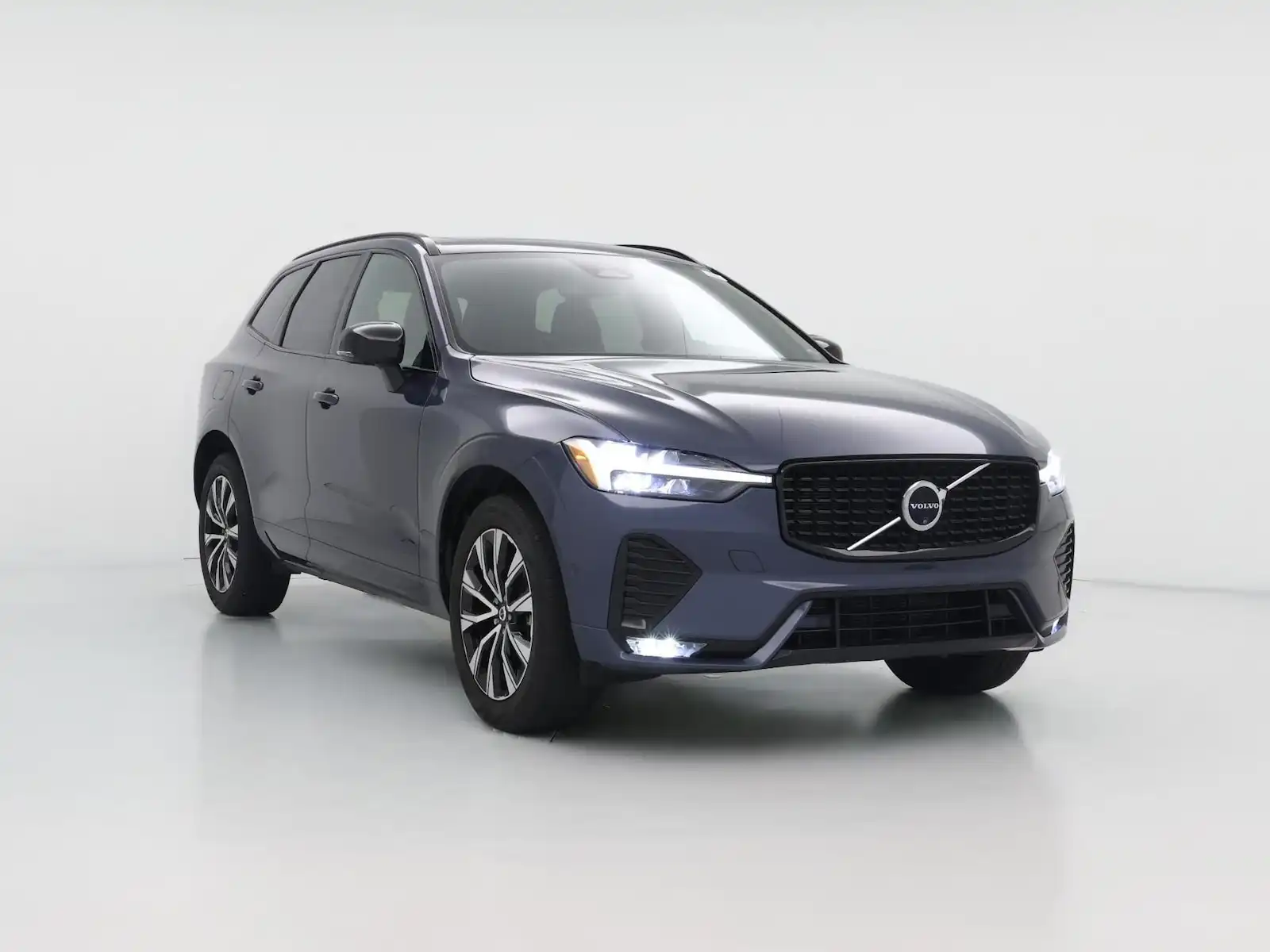 2024 Volvo XC60 B5 Plus Dark Theme AWD's photo