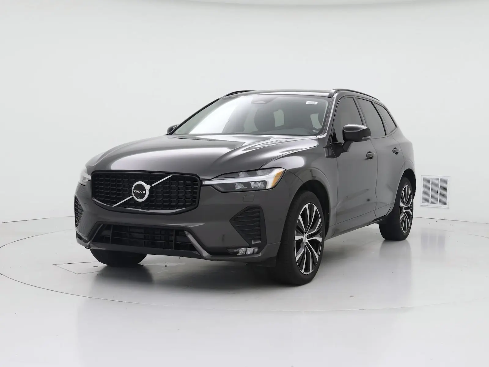 2024 Volvo XC60 B5 Plus Dark Theme AWD photo 5