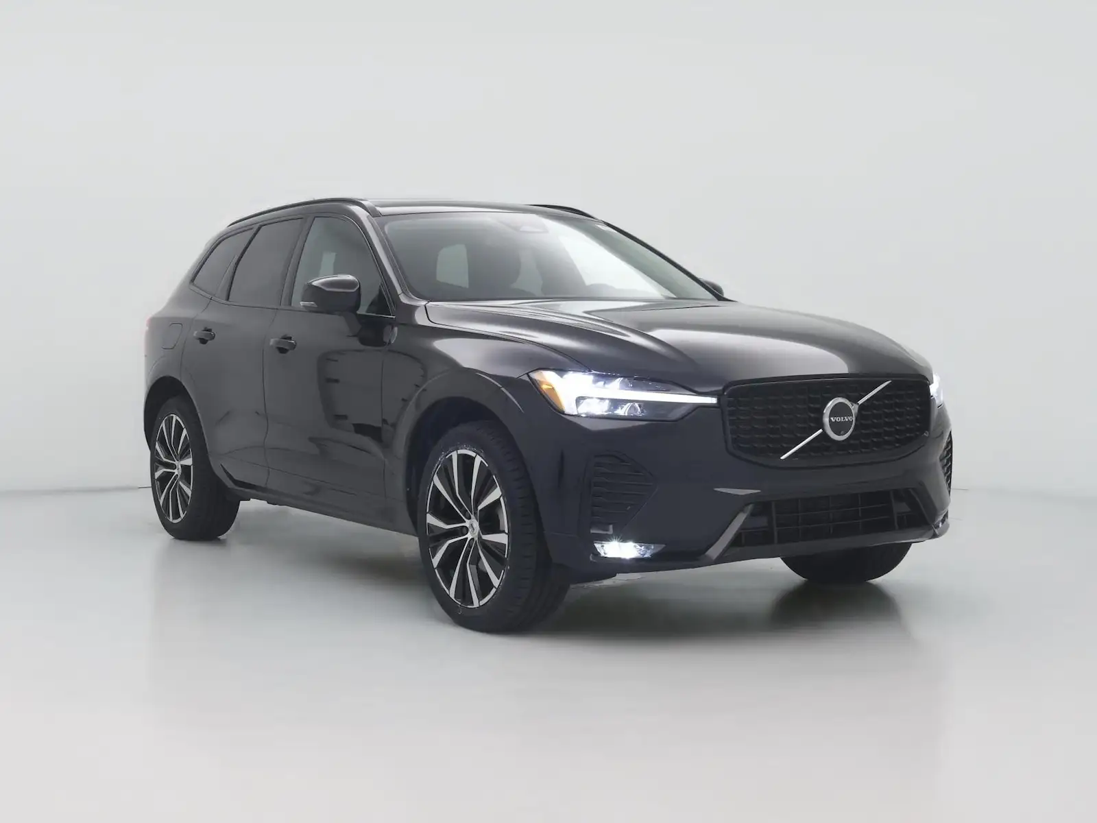 2024 Volvo XC60 B5 Plus Dark Theme AWD's photo