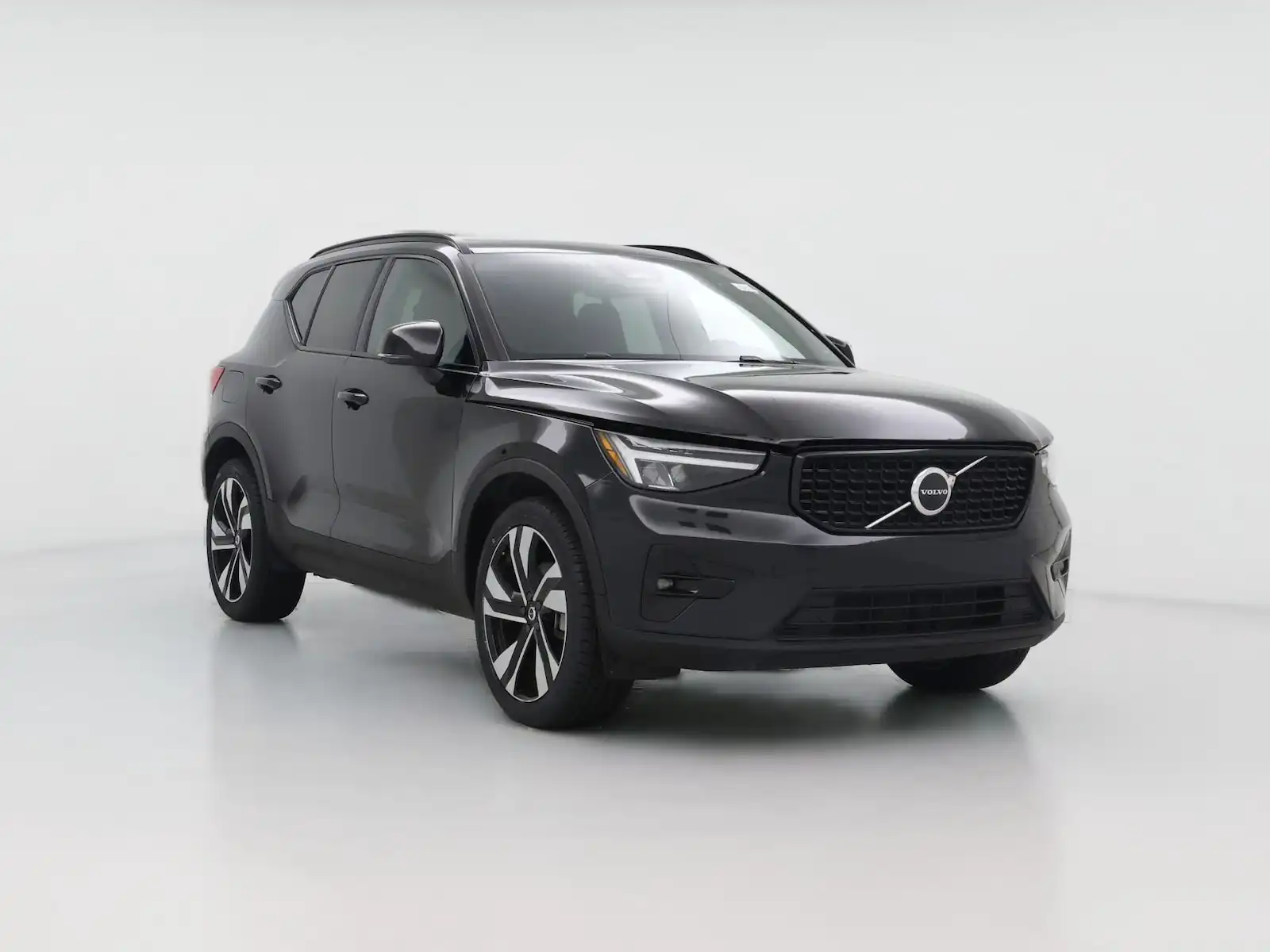 2023 Volvo XC40 B5 Plus Dark AWD's photo
