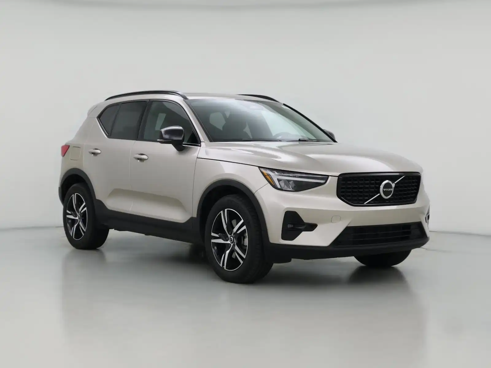2023 Volvo XC40 B4 Plus Dark's photo