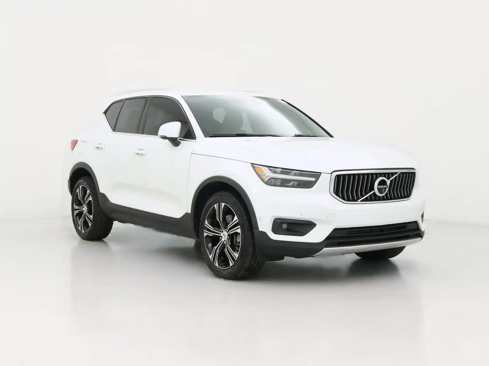 2022 Volvo XC40 T4 Inscription's photo