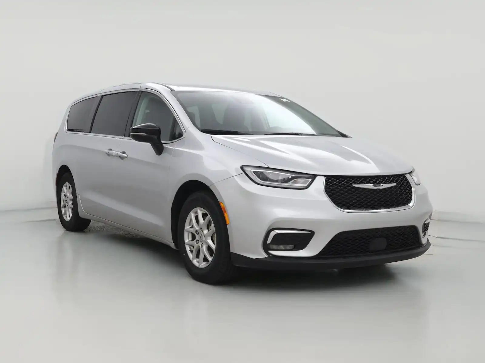 2024 Chrysler Pacifica Touring L's photo