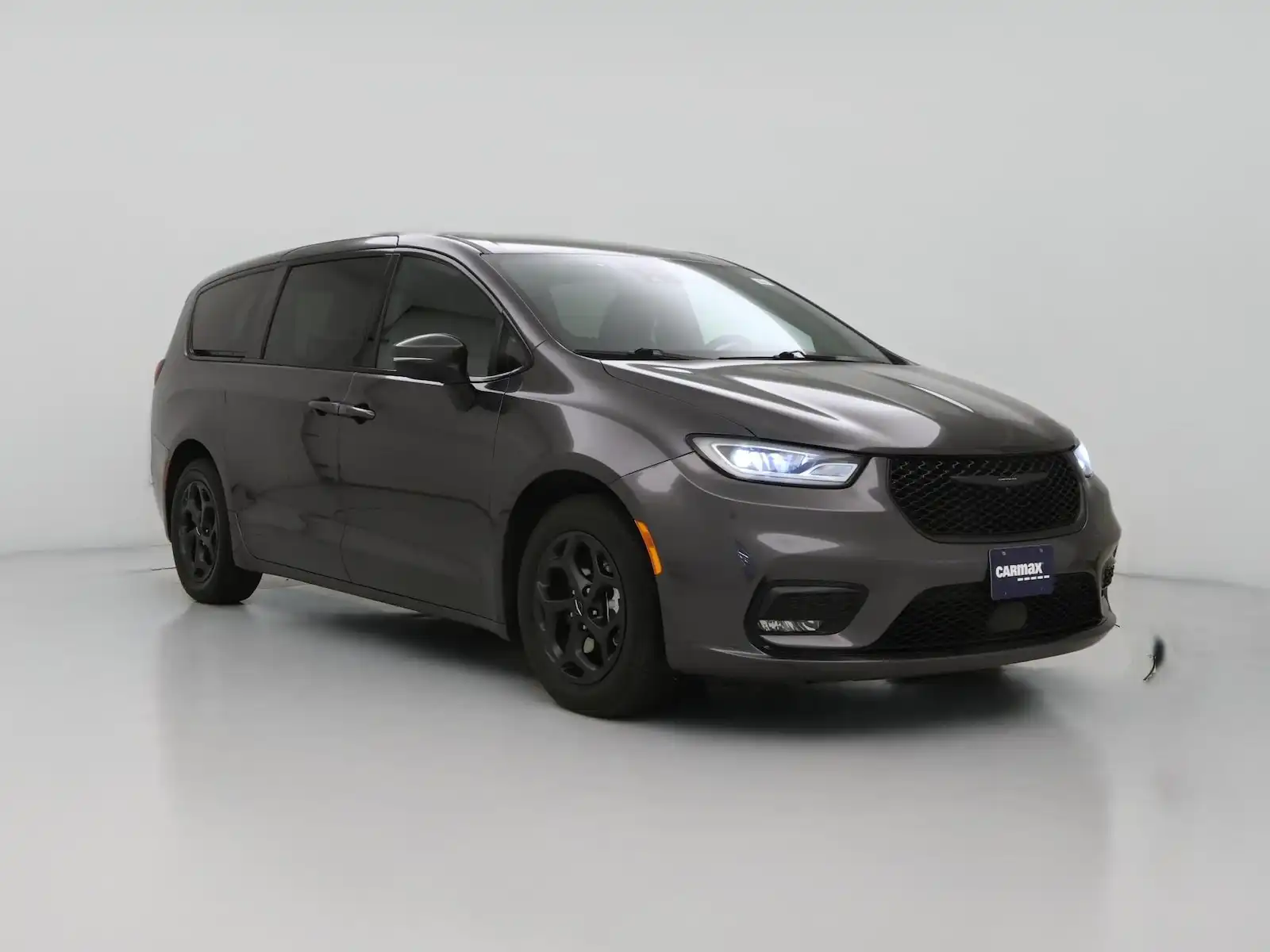 2023 Chrysler Pacifica Hybrid Touring L's photo